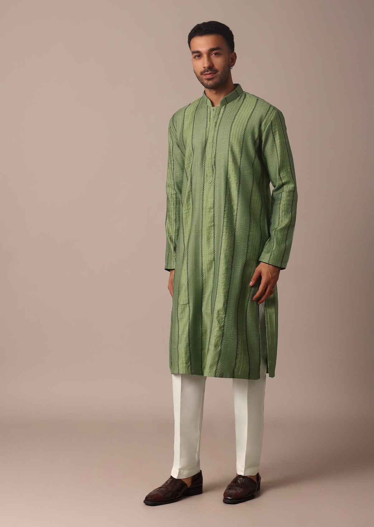 green_kurta_set_with_intricate_thread_work-sg215248_7_9481c7a4-5dd9-4414-bcd5-5684cffffbb3.jpg