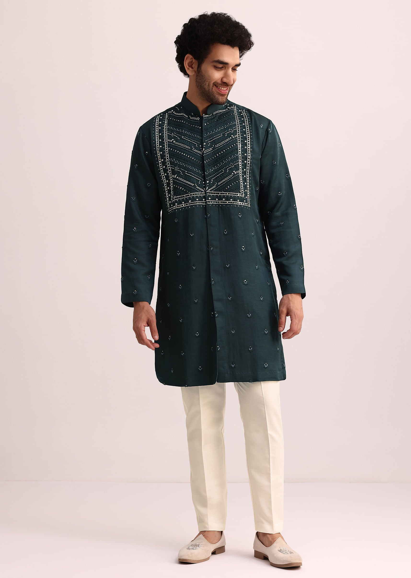 green_mirror_embellished_kurta_set_with_dupatta-sg246616_4_dd01f85f-1536-4bbf-b652-0c9e35448483.jpg