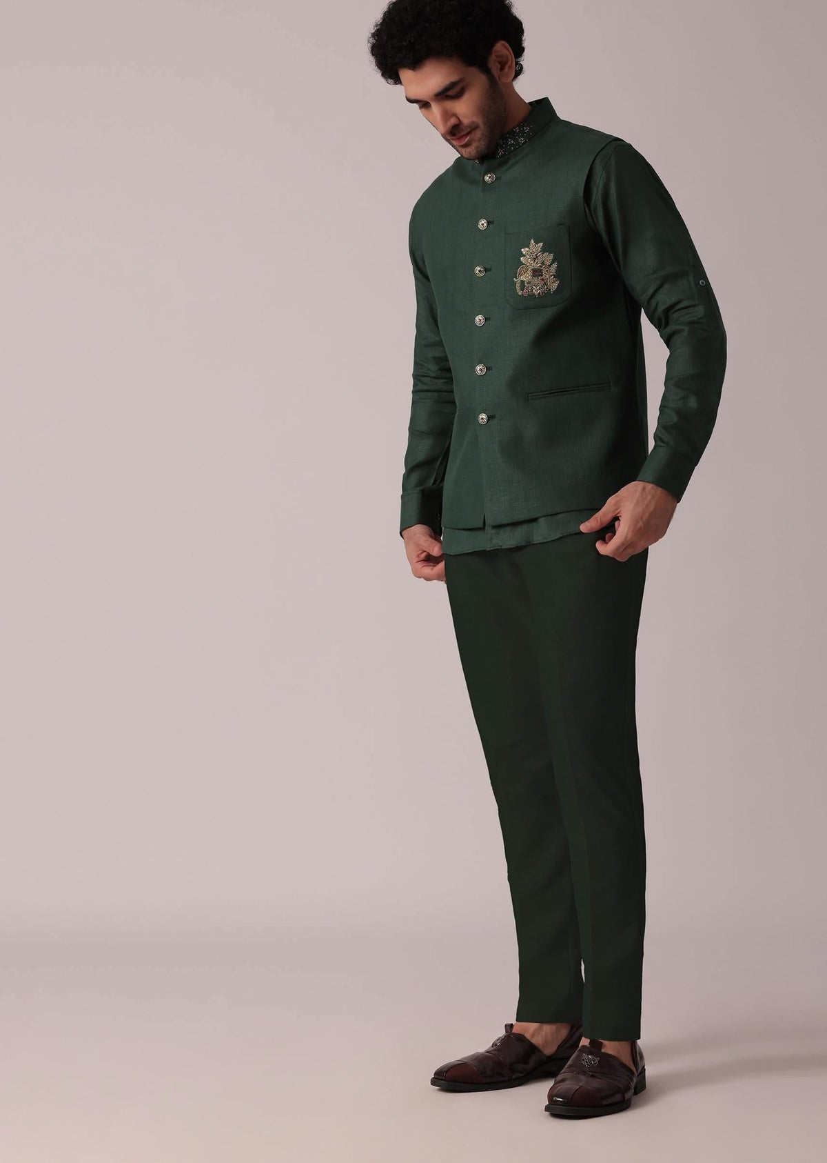 green_short_kurta_and_bandi_featuring_embroidery_detailing-sg214808_11_3bd398b5-5378-43c1-a97d-062586fd185c.jpg