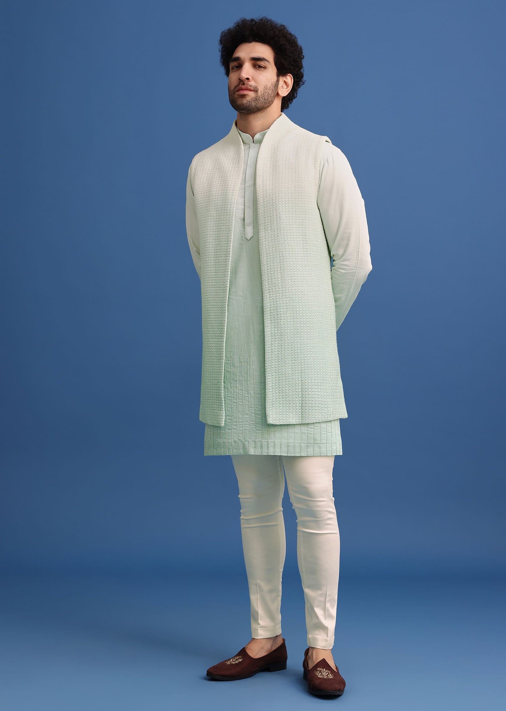 green_silk_ombre_zardosi_kurta_jacket_set-sg251071_4_2f19a4f8-32e2-4cf9-8088-fdd258eff124.jpg