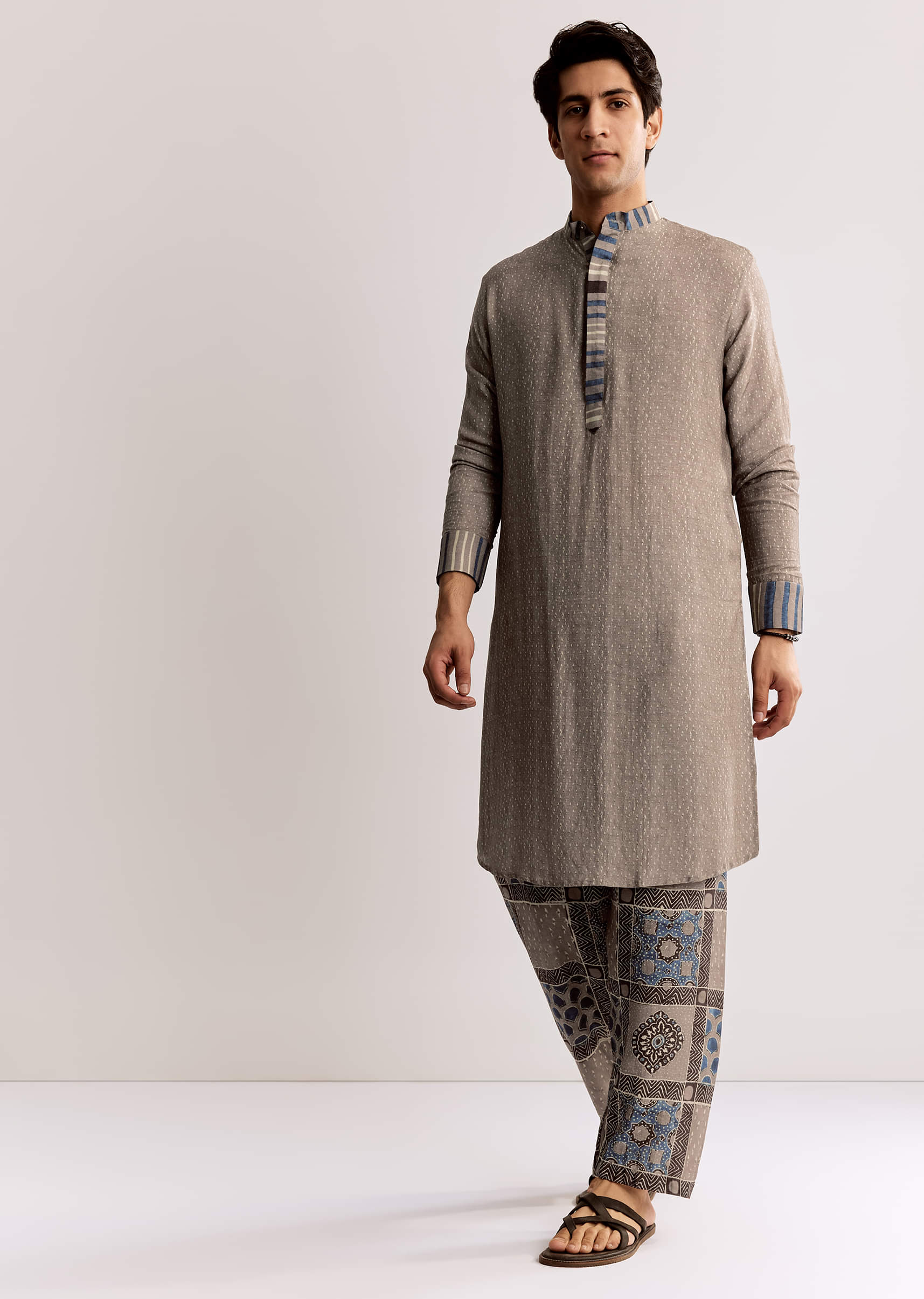 grey-linen-kurta-set-with-ajrakh-print-sg318191-4_b994683d-0a90-4abc-b2b4-02ef71efbae9.jpg
