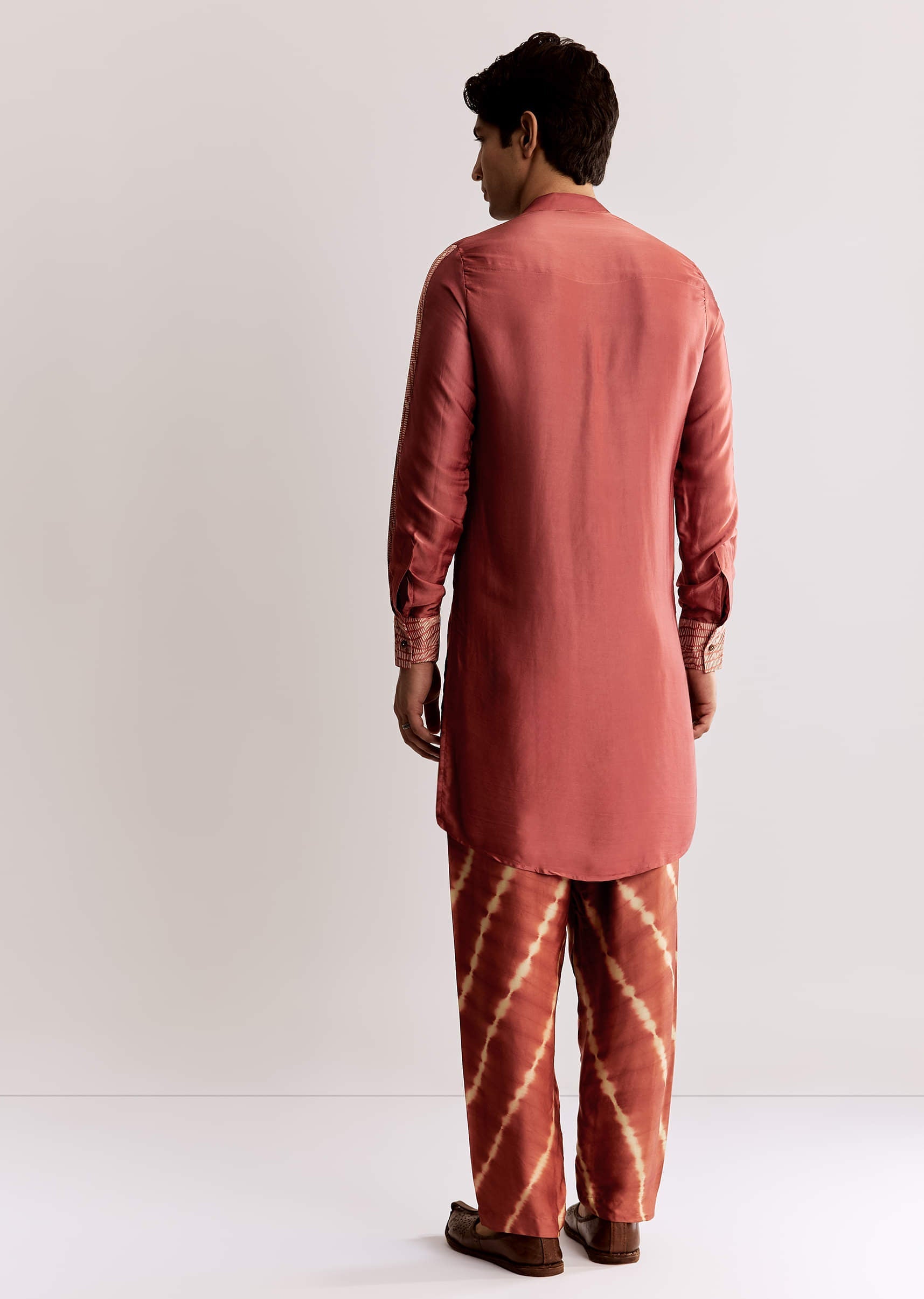 grey-silk-kurta-set-with-ajrakh-print-sg318111-5_0506fc32-30ec-4c60-8d41-6f8724f69c09.jpg
