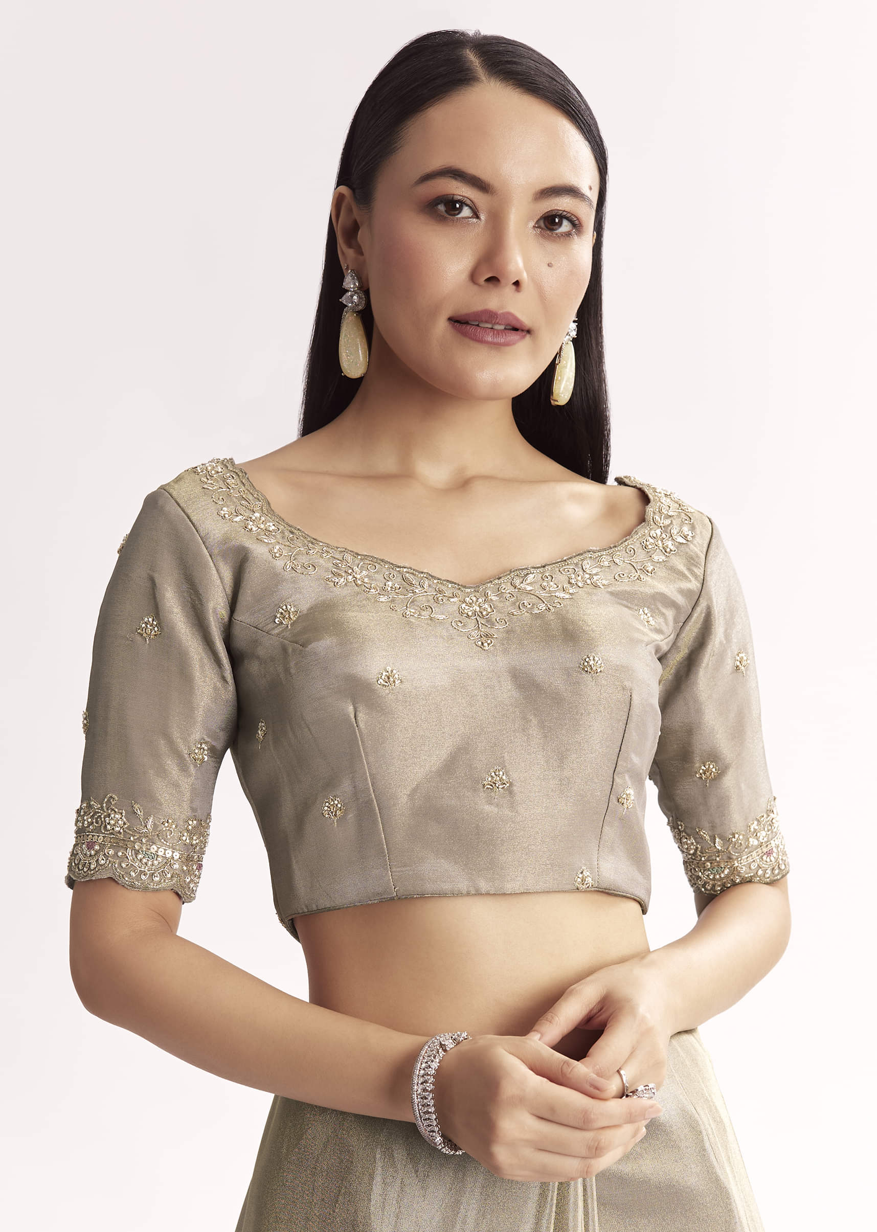 grey-tissue-saree-with-cutdana-sequins-beads-and-resham-embroidery-sg319807-7_1722f0e5-9d19-443e-a804-0d3289467485.jpg
