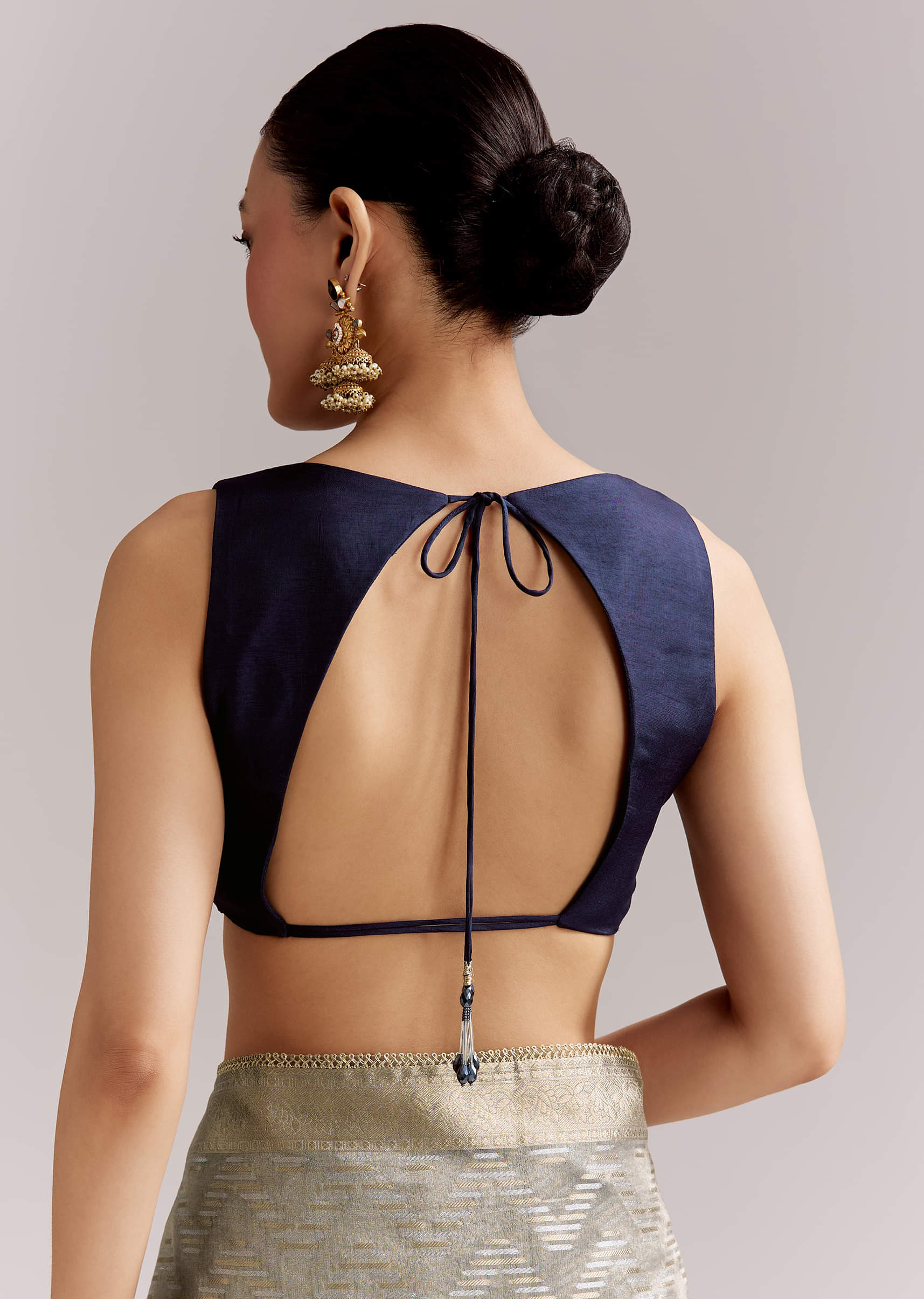 grey-tissue-silk-woven-saree-with-zig-zag-motif-and-zari-border-sg351912-8.jpg