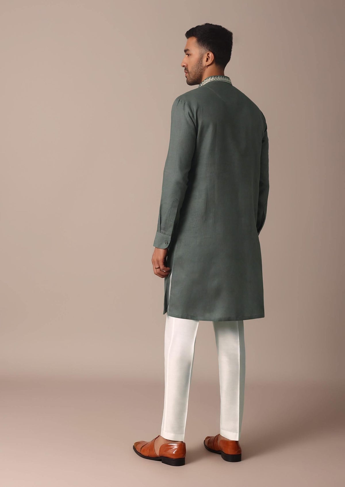 grey_linen_kurta_with_intricate_yoke_embroidery-sg214968_4_c7625dd5-81ad-4102-b63a-868faa541978.jpg