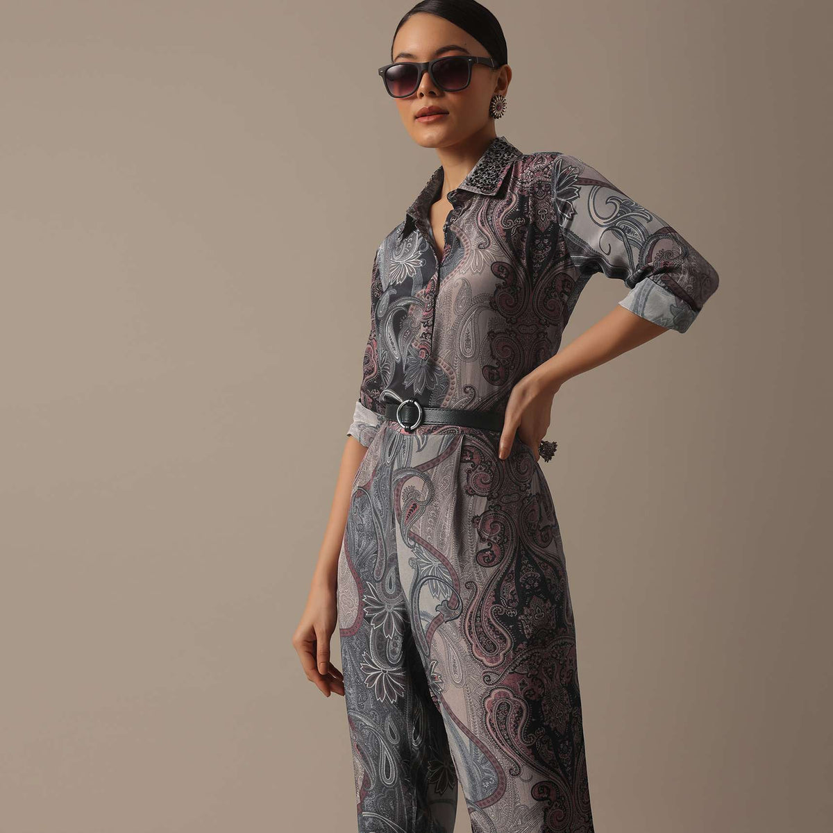 grey_paisley_print_t-sg179111_9_c80e9e1d-01da-46c3-b870-6494f6724cb4.jpg