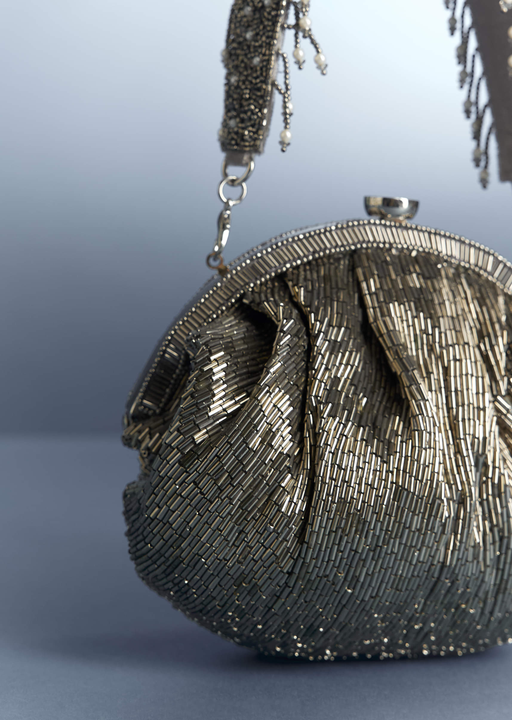 grey_potli_with_sequin-sg329677-1-nosto_2.jpg