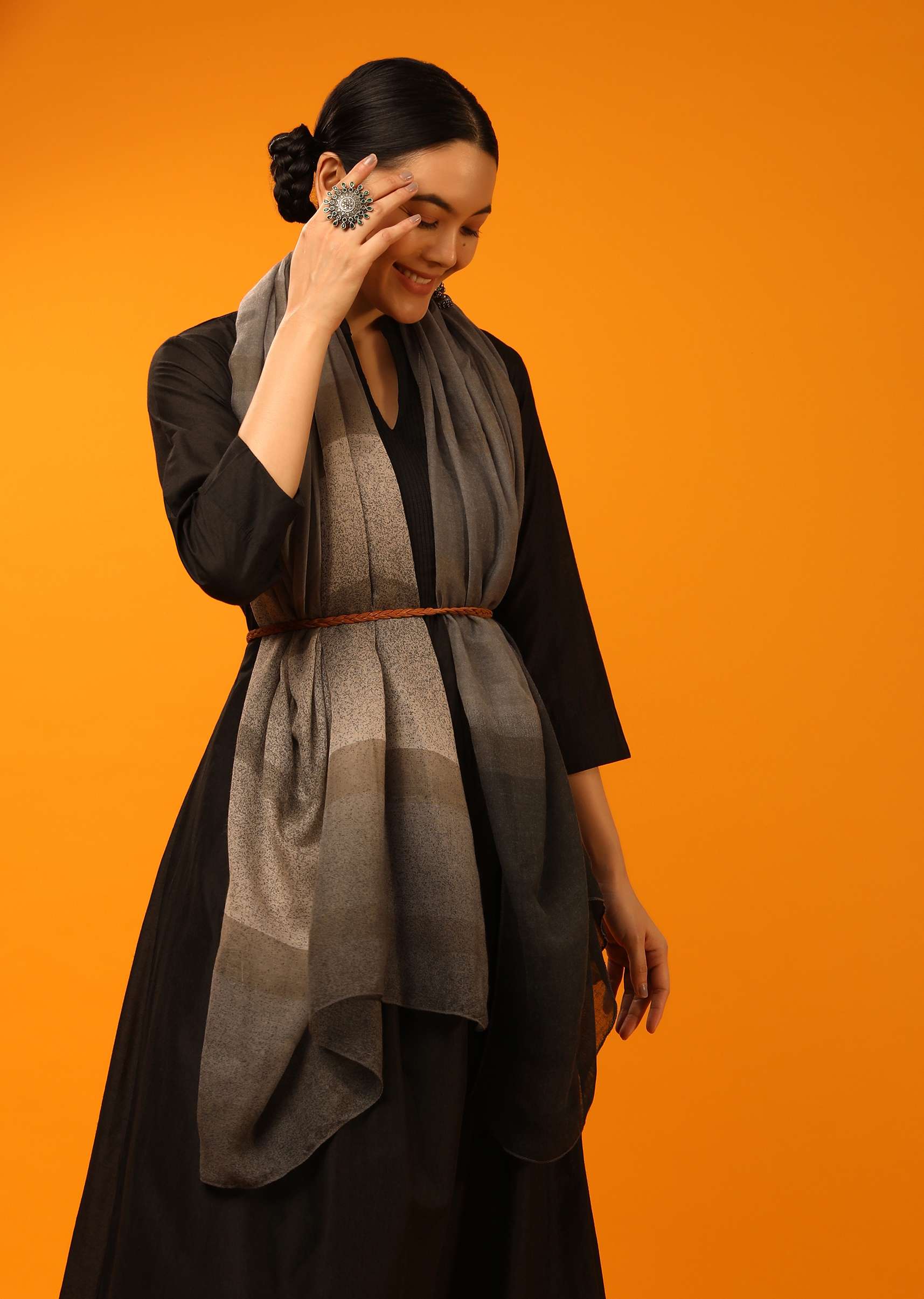 grey_shaded_scarf_in_cotton_blend_with_striped_print._-j026ct001y-sg83601_2_4455dbe6-6637-4974-a77f-a6ac165e8bfc.jpg
