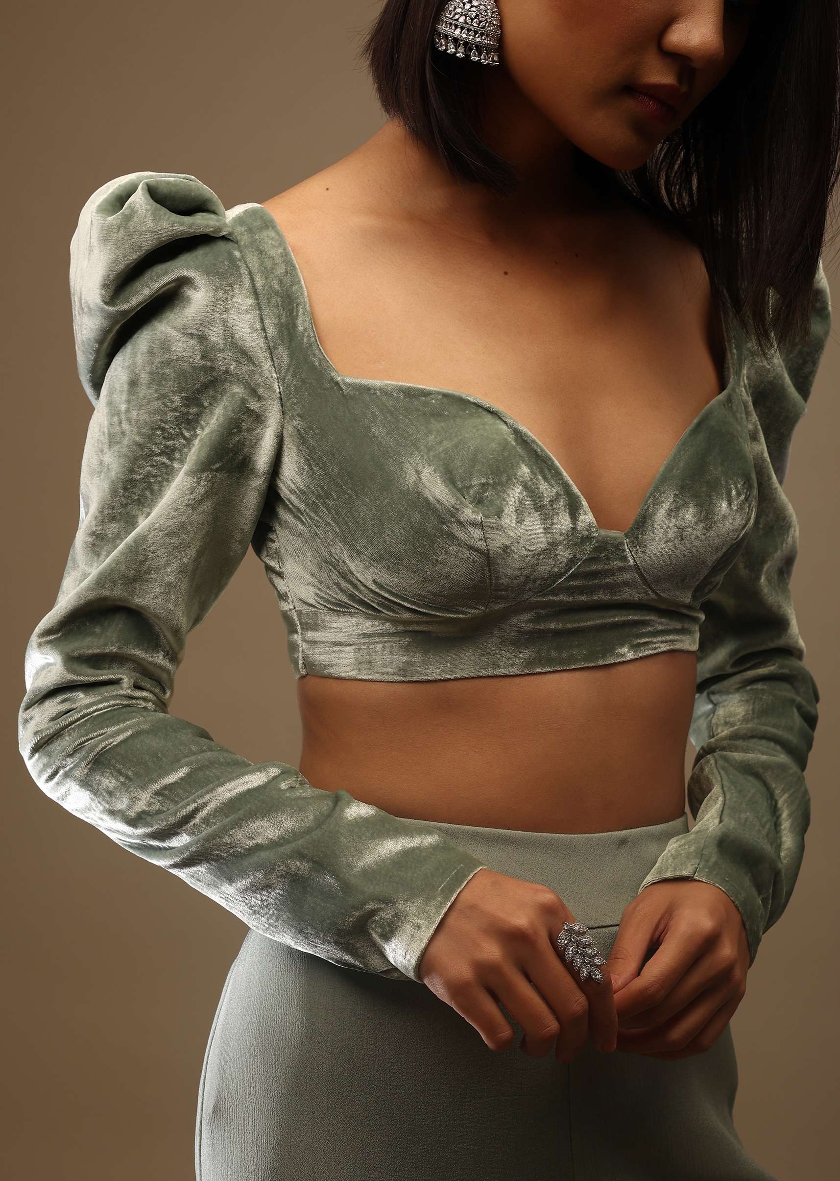 iceberg_green_velvet-m001blat454y-sg92299_5_8d3c7856-9245-4972-9651-cb9866e9a6d3.jpg