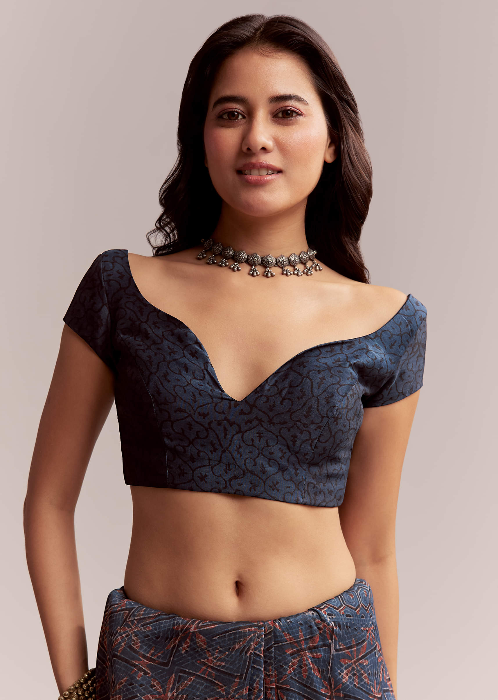 ink-blue-linen-printed-saree-with-hand-block-ajrakh-leaf-print-sg311992-7.jpg