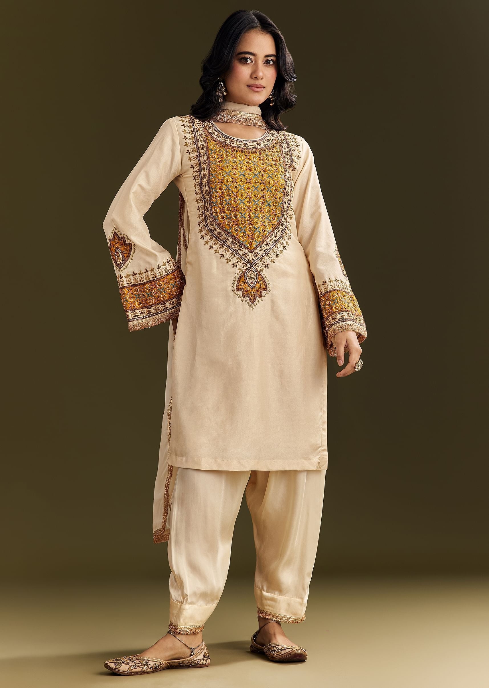 ivory-silk-threadwork-kurta-patiala-with-gotta-lace-organza-dupatta-sg312333-2_b984caeb-1f07-43ed-b7d7-2a71f375b182.jpg