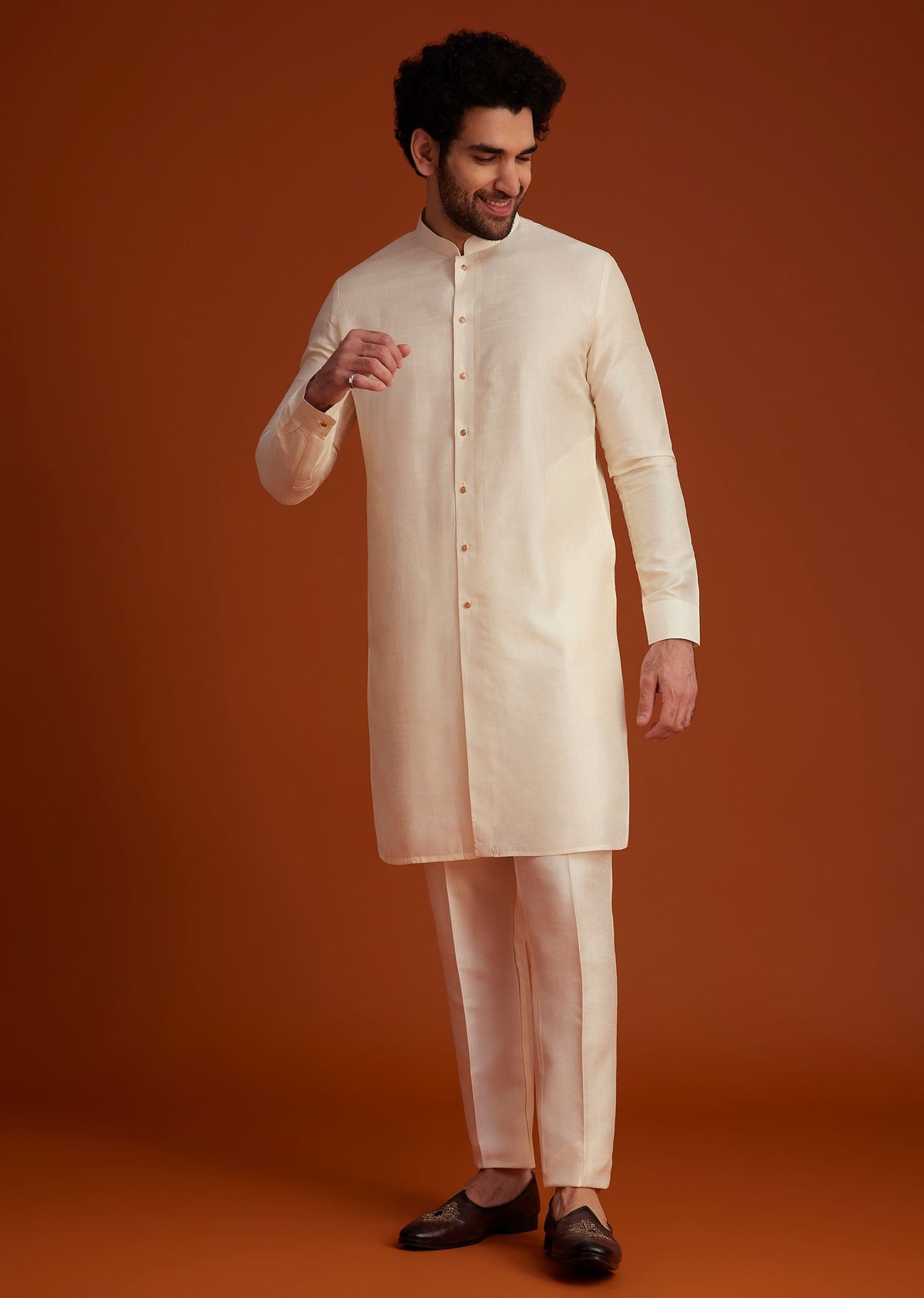 ivory_floral_embroidered_jacket_kurta-sg259741_8_1d5af4fa-ebf5-4f12-962e-fb04d2c3a9ed.jpg