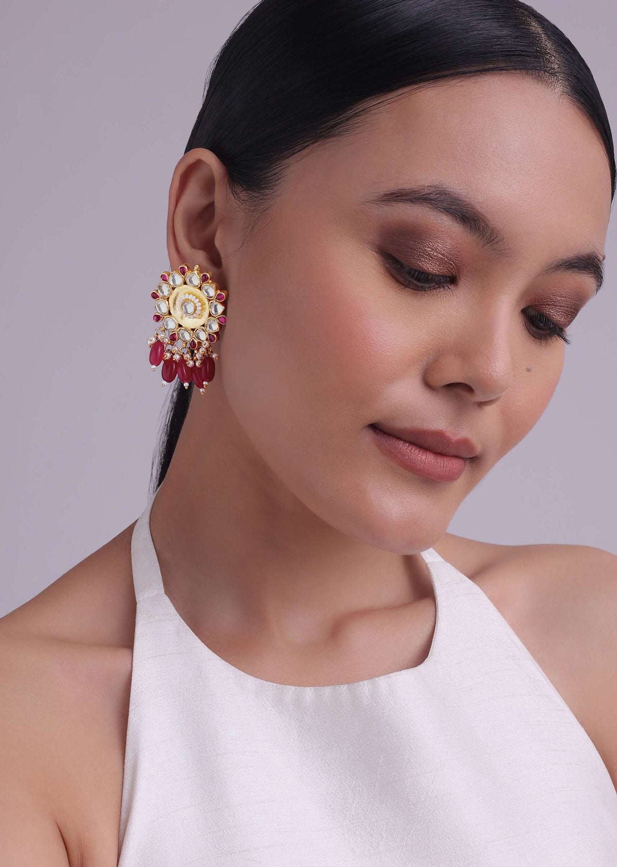 jadau_kundan_earrings_with_diamonds_and_ruby-sg145799_2_6f7f08e3-65c3-438d-803d-2e7b642cdba9.jpg