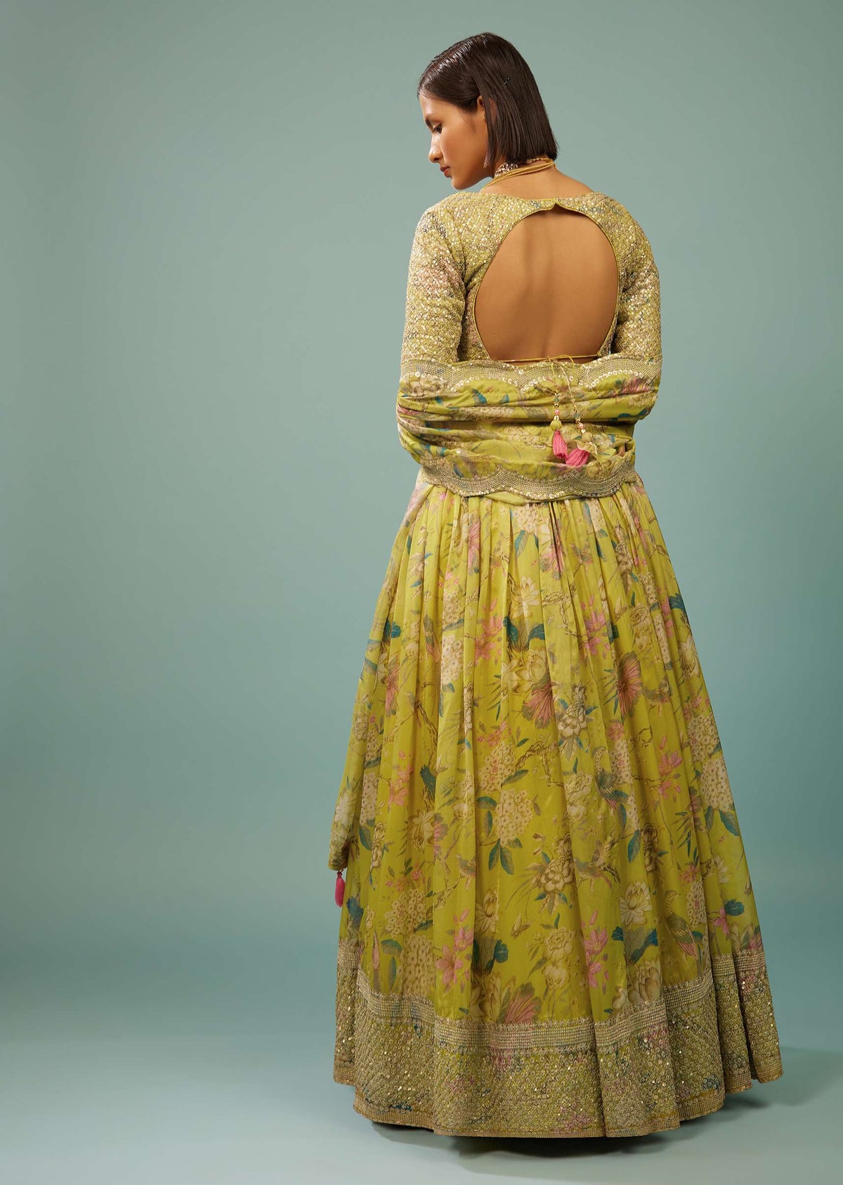 kalki_apple_green_lehenga_choli_set_in_organza-sg121502_7_4f19dad4-04d6-43c9-9315-f8ef51c74387.jpg