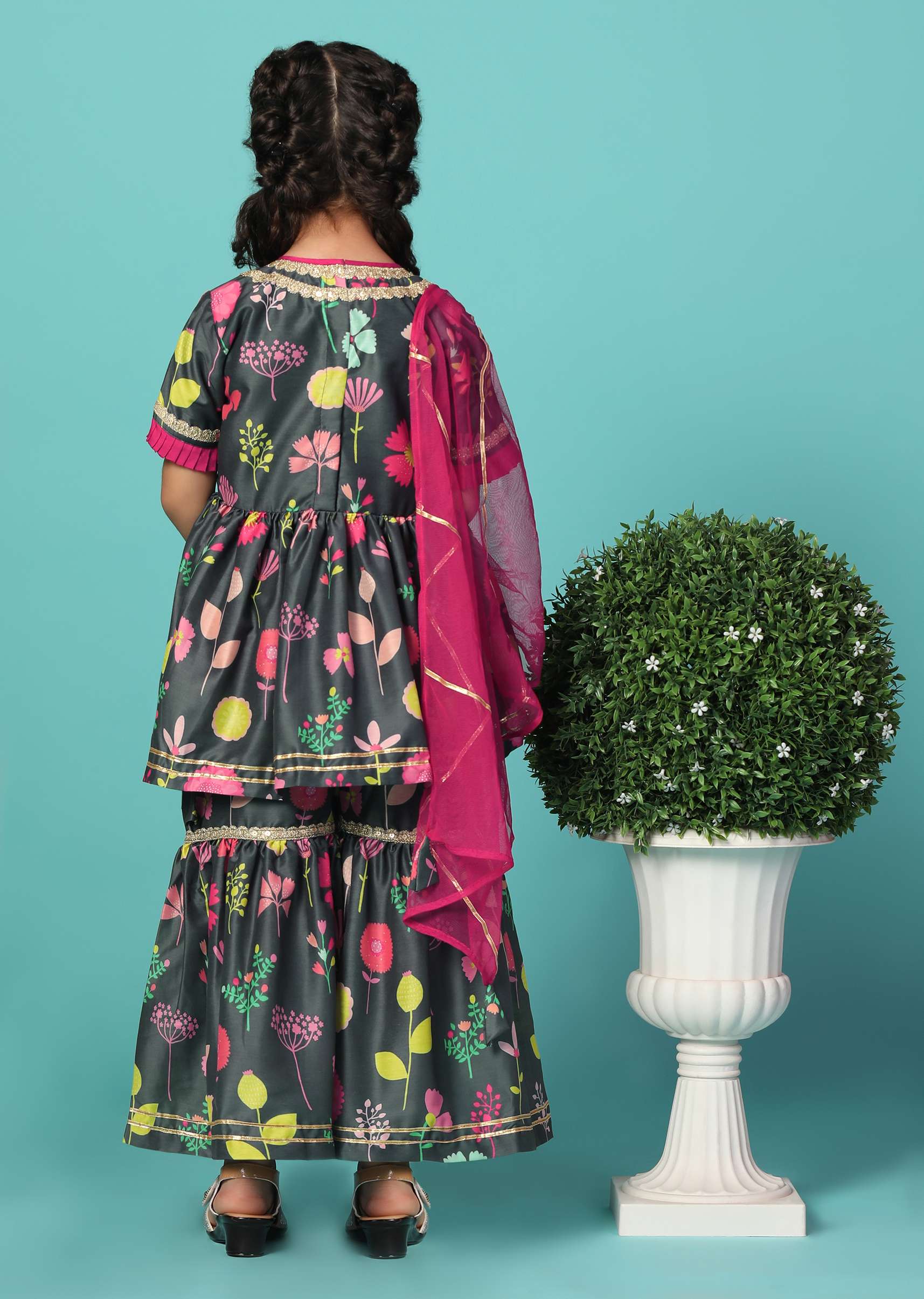 kalki_black_printed_kurta_and_sharara-sg162079_1_4a122be1-7b24-4d0c-b926-43e4401dc5c8.jpg