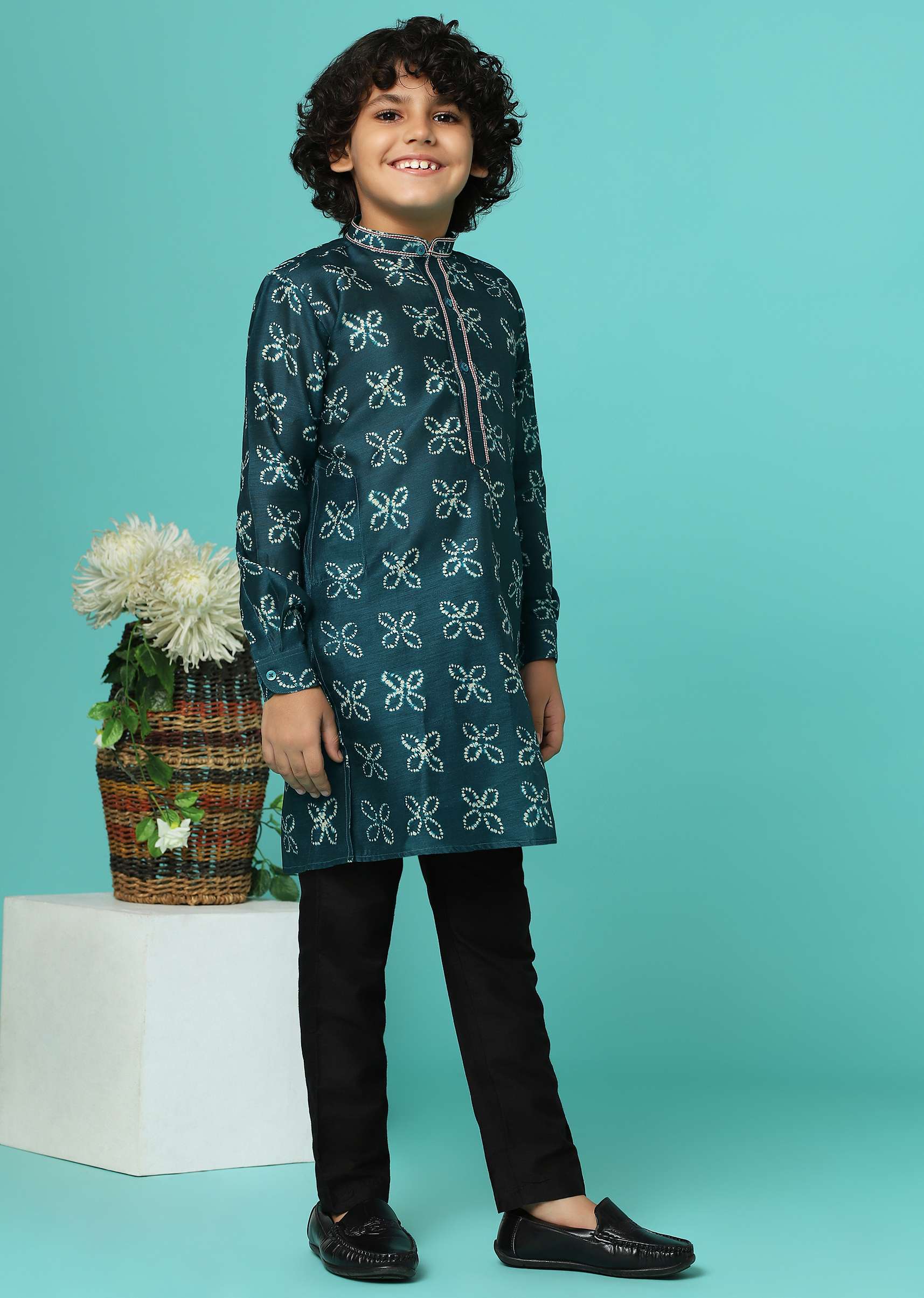 kalki_deep_green-sg137868_7_7_11_02577a36-b62f-4cdb-87e0-b7d807f3dd8d.jpg
