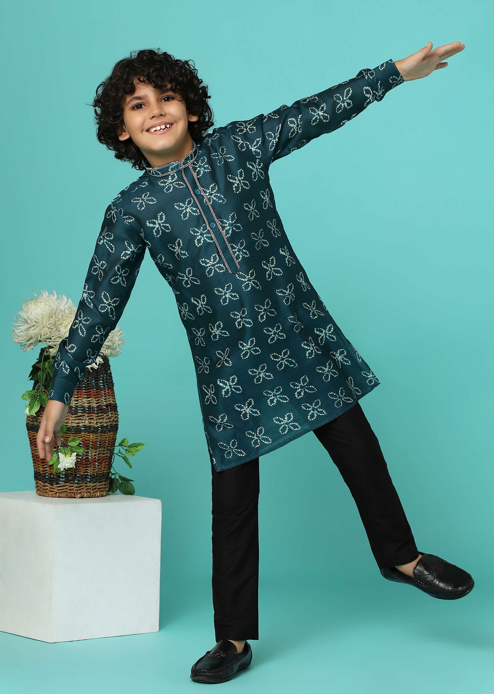 kalki_deep_green-sg137868_7_7_7_d3d62ef8-608f-4372-84f5-f0b54289f573.jpg