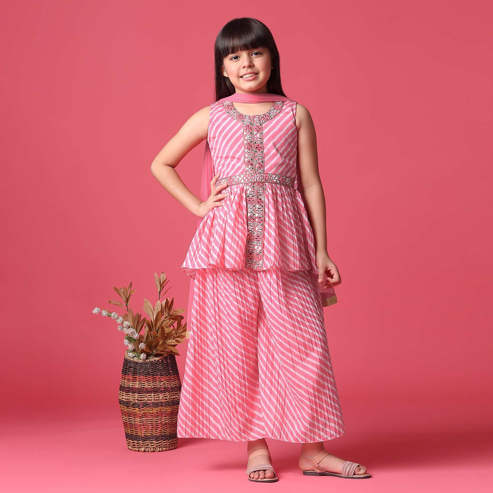 kalki_hot_pink_kurti_palazzo_set_with_thread-sg160116_5_98b3f7ab-3759-4a6d-934f-faf93e67a530.jpg