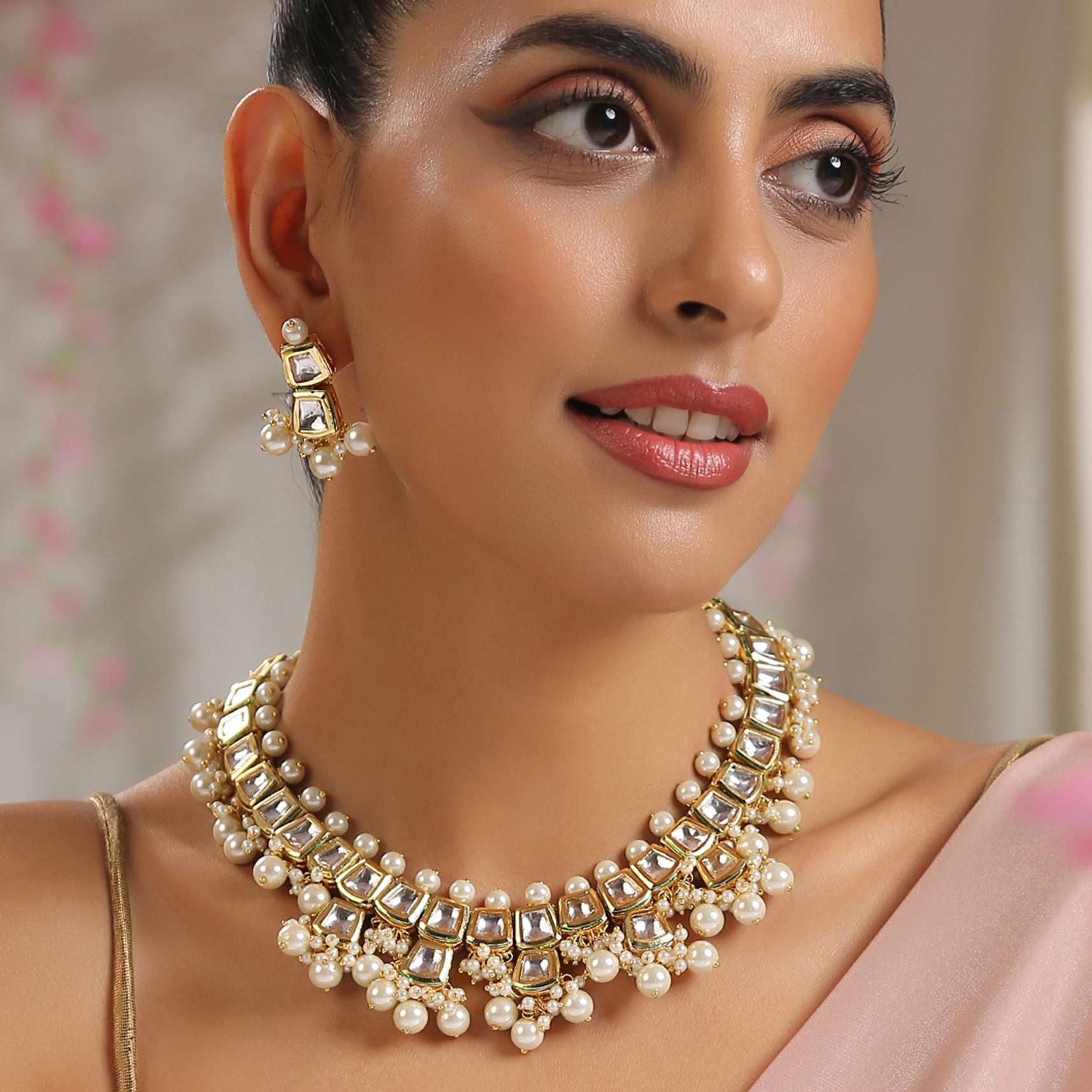kalki_kundan_necklace_set-sg118530_2_233de5e3-0d6c-4668-b938-3f632a84c26a.jpg