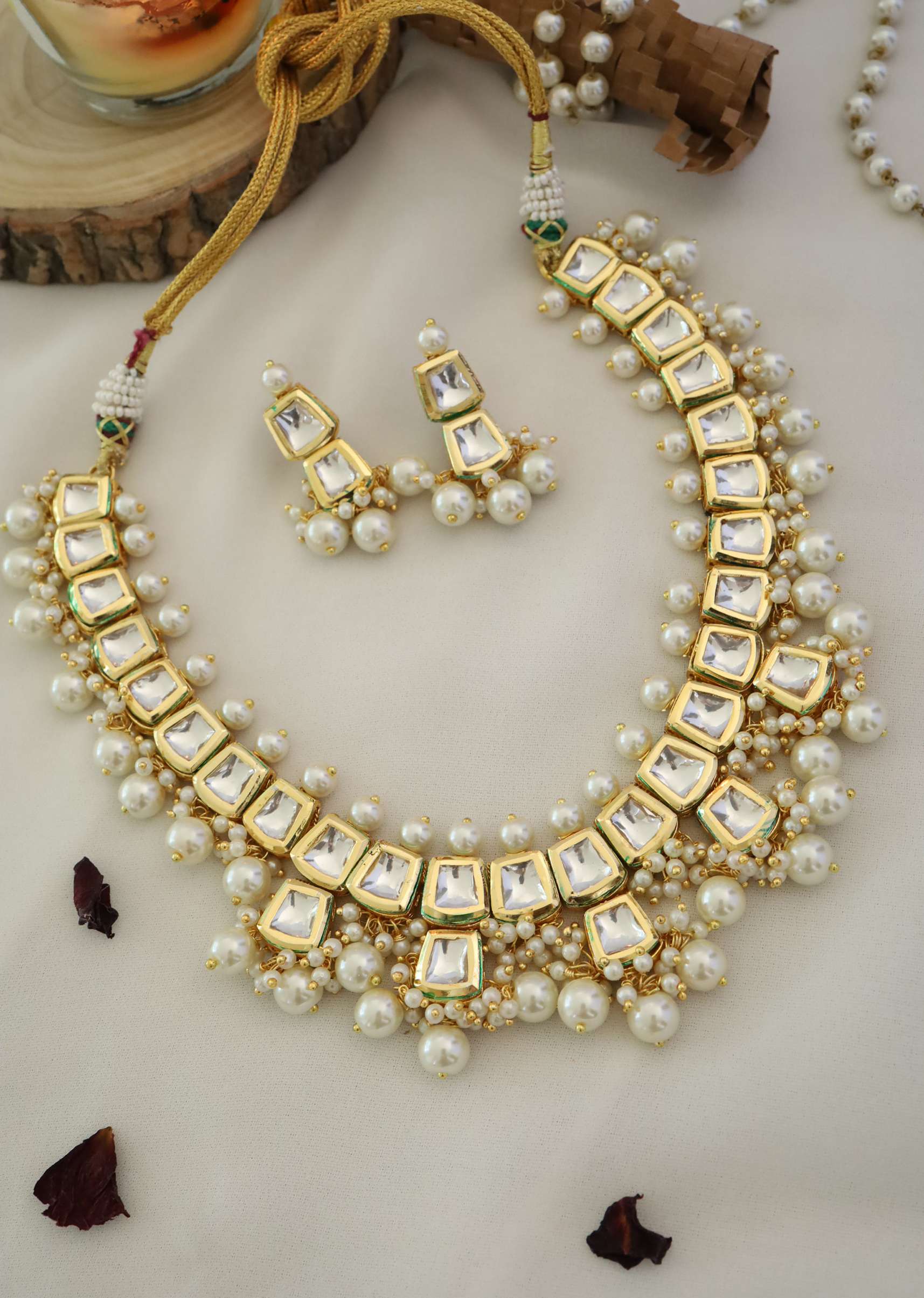 kalki_kundan_necklace_set-sg118530_4_ea933271-e3ad-439e-9131-d3f80d3a97a2.jpg