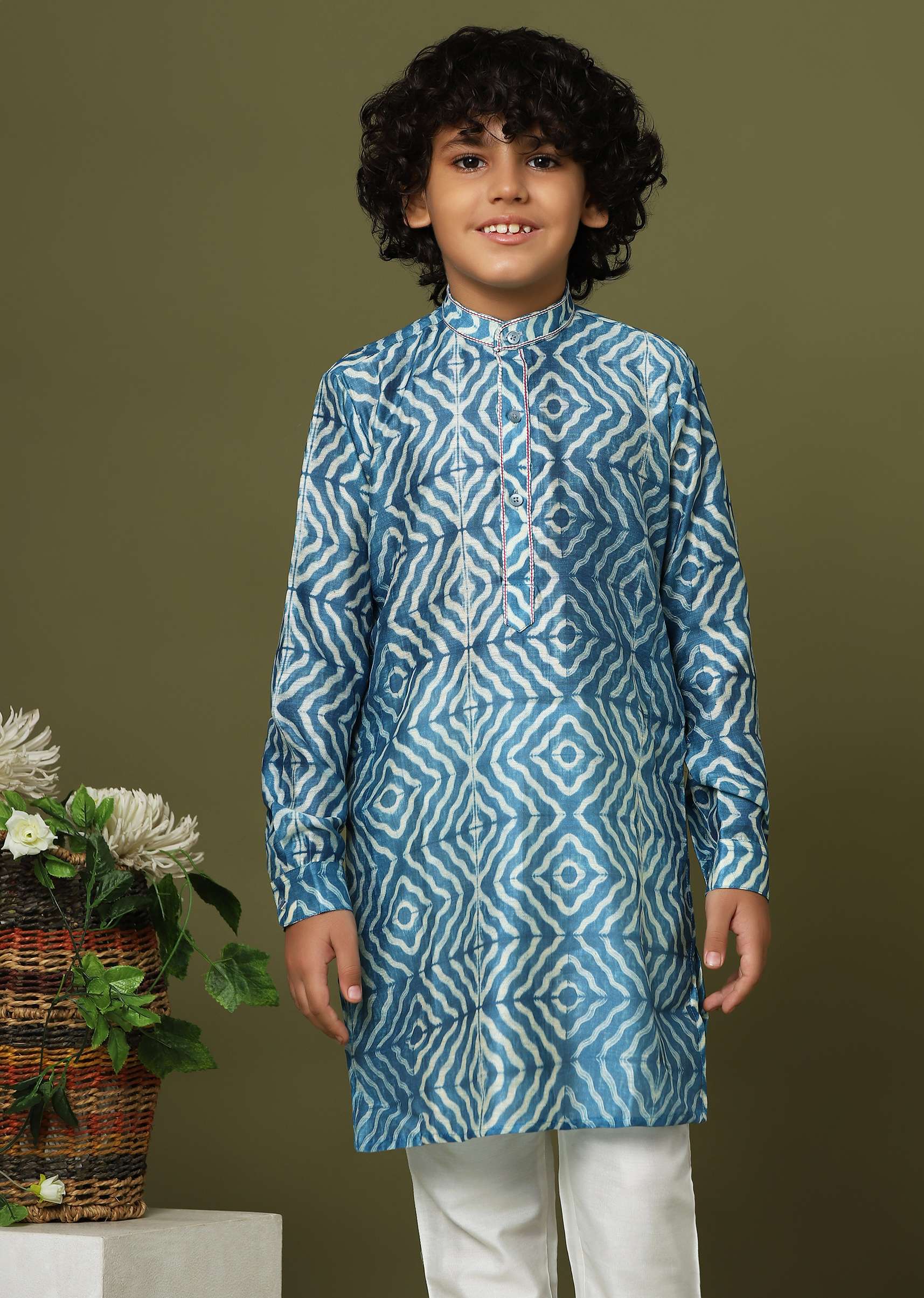 kalki_persian_blue-sg137814_6_6_f1700b63-2b0d-48c6-bba6-af3cecc6aec4.jpg