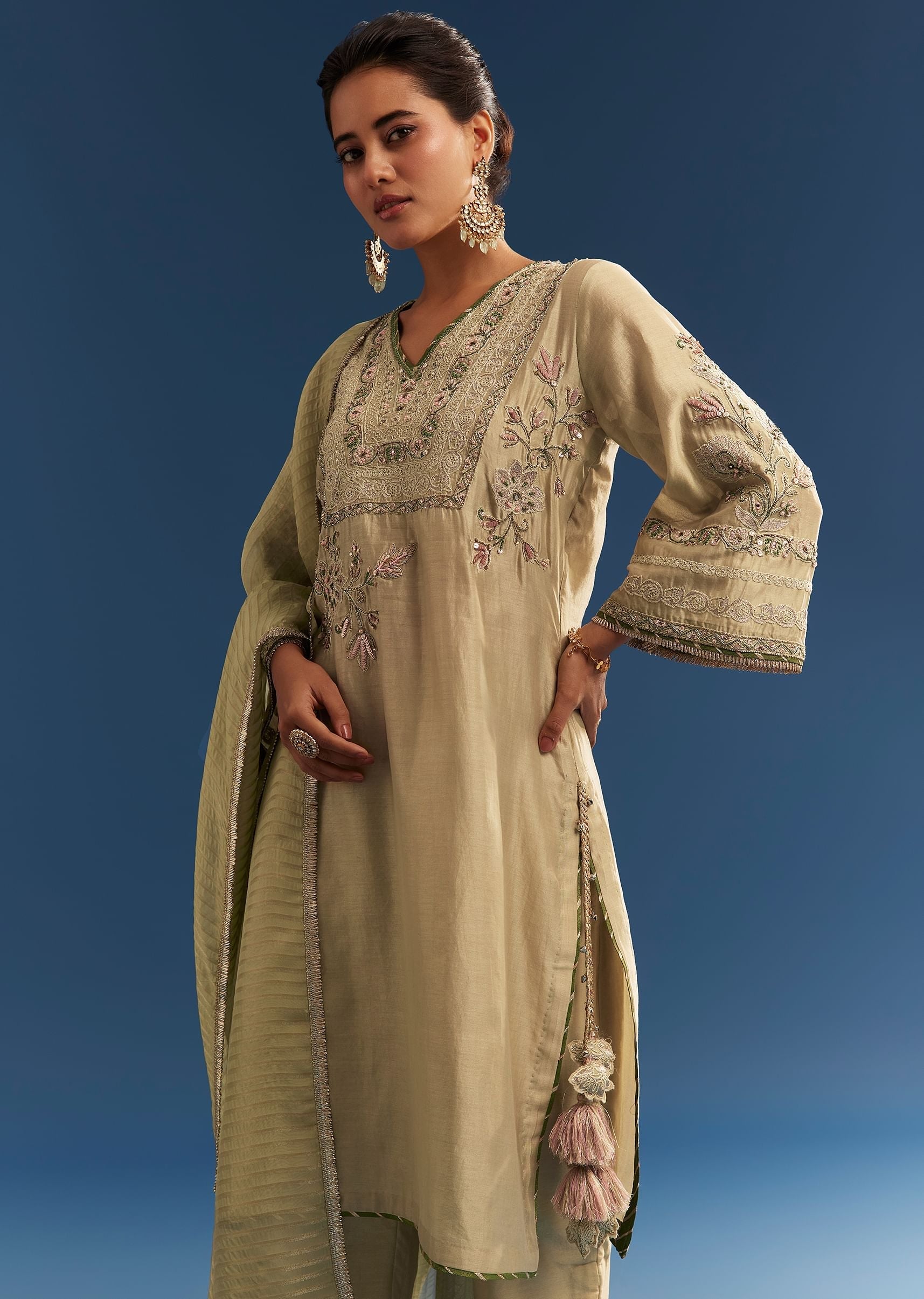 light-green-chanderi-kurta-set-with-organza-dupatta-and-tassel-tie-up-back-sg305280-3_204d1ac7-2cb0-4b40-b286-53dd3277838b.jpg
