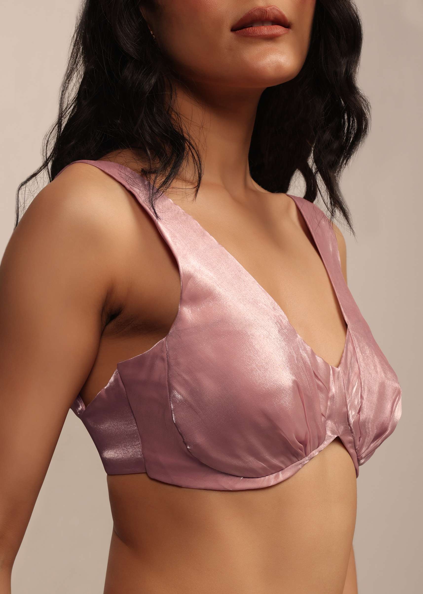 light_pink_sleeveless_blouse_in_organza_with_v_neckline-sg147454_4_b13edd91-a6cb-416b-8a04-5cf6a8213106.jpg