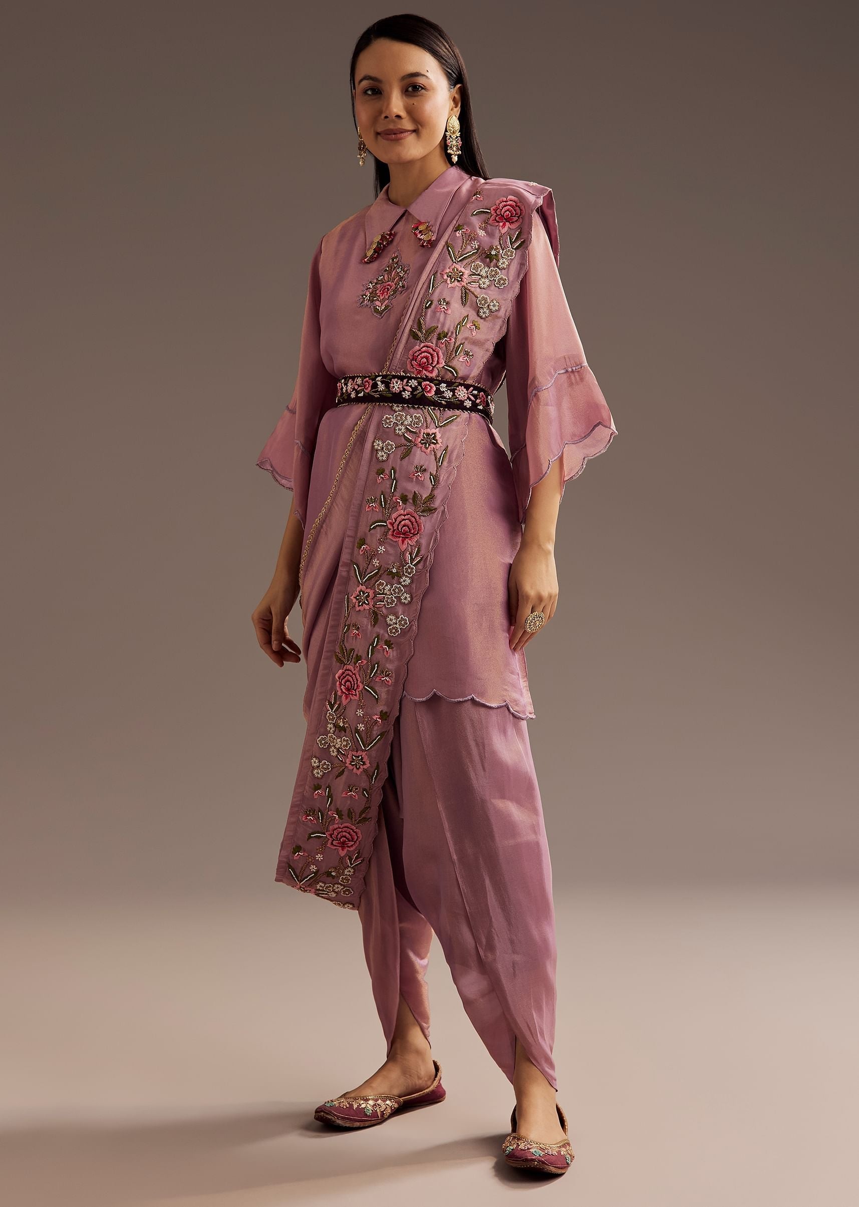 lilac-zardosi-motif-kurta-dupatta-belt-set-sg305939-4_3e2cd3a1-2755-4e44-b27a-44c18861f09b.jpg