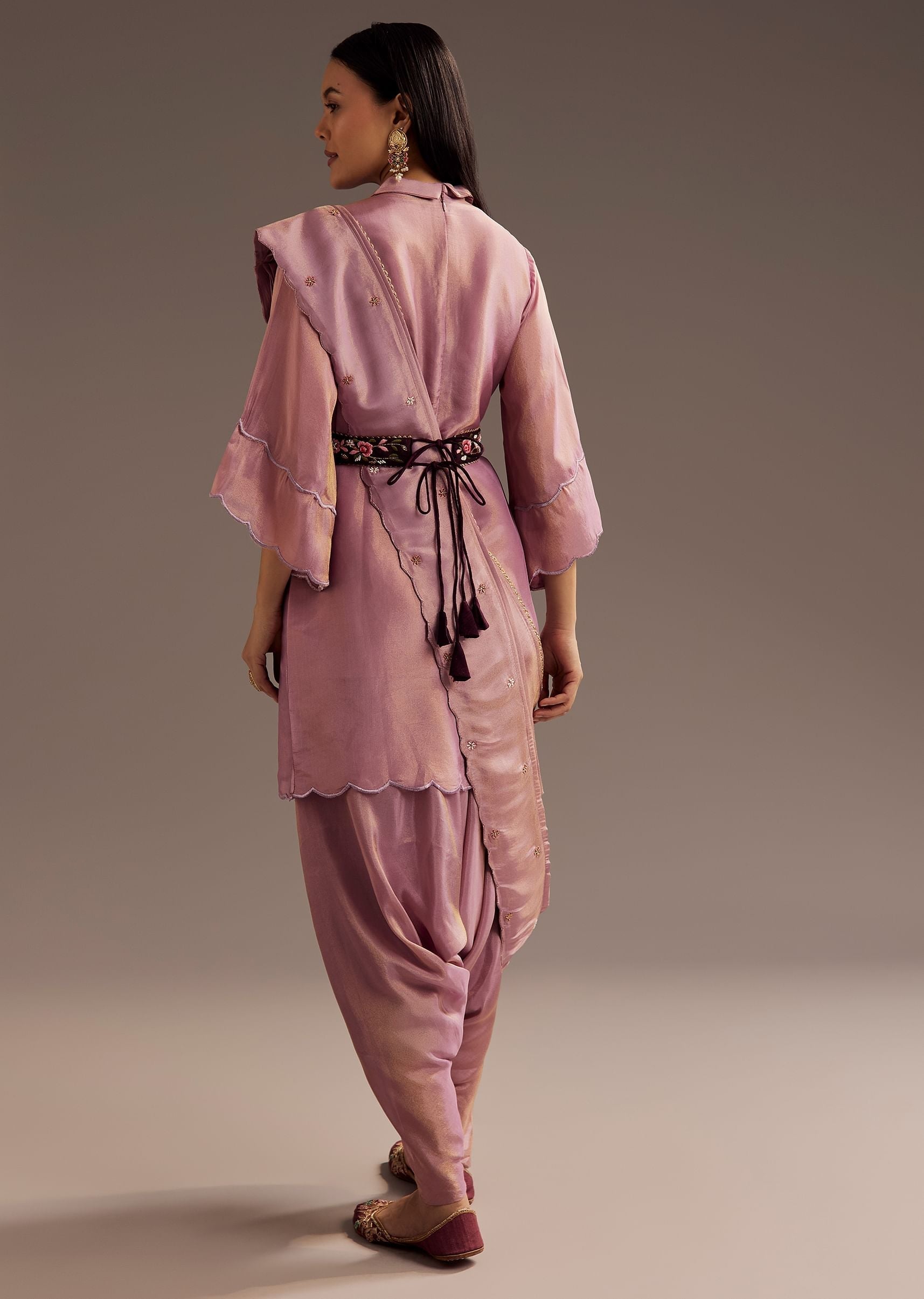 lilac-zardosi-motif-kurta-dupatta-belt-set-sg305939-5_594f4c9b-dc81-47c7-adb6-2114ab3547f9.jpg