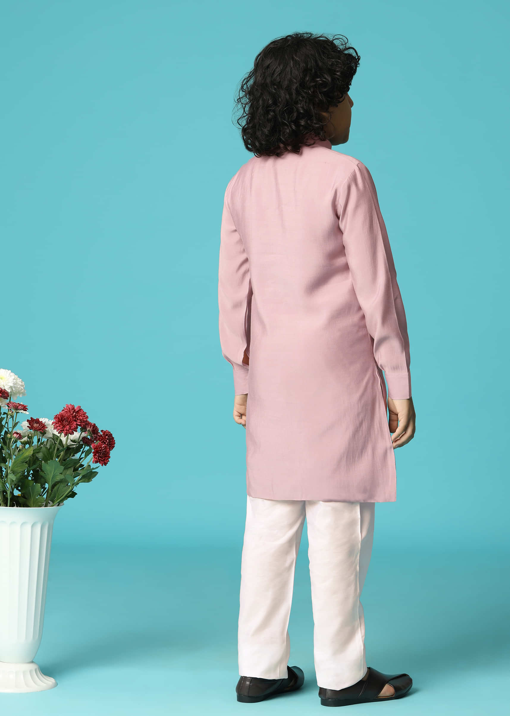 lilac_embroidered_silk_kurta_pant_fo-sg242162_1_affbb285-cccb-4135-8dd5-7fe2819f787c.jpg