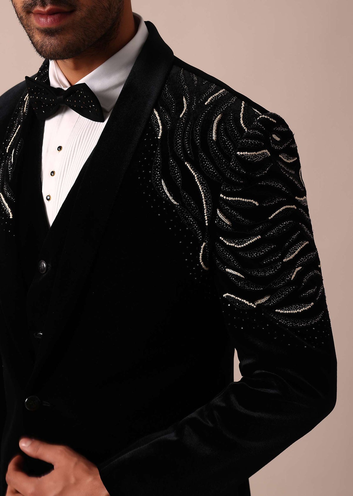 luxe_black_tuxedo_for_men-sg203649_3_b7d9ac2d-b04b-4844-a91b-37a814126599.jpg
