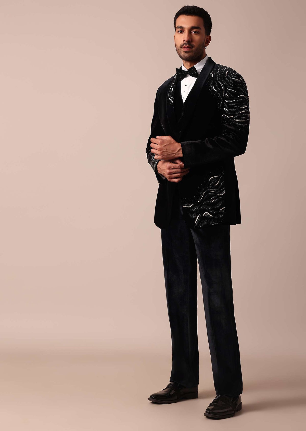 luxe_black_tuxedo_for_men-sg203649_6_8af2e4e6-5c20-488b-b7cf-b0946a8320d8.jpg