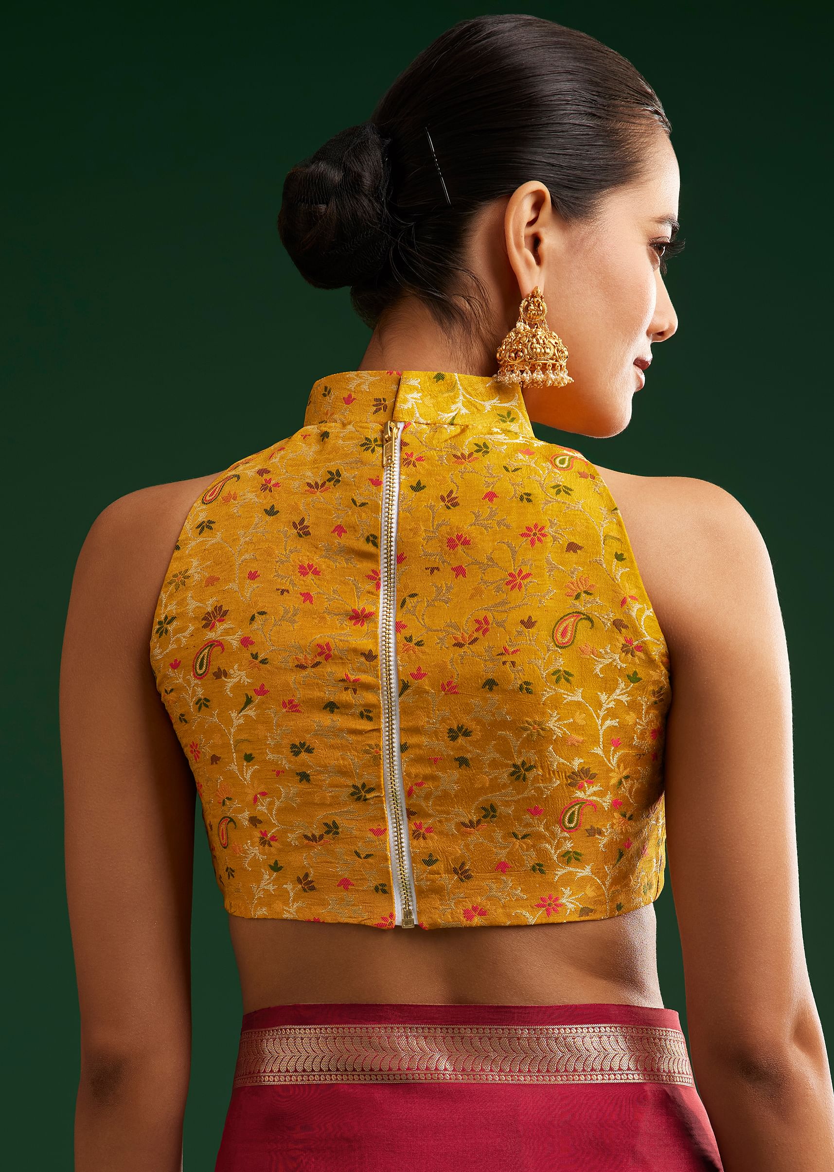 maroon-dola-silk-saree-with-zari-woven-border-and-pallu-sg292400-8_7bf78889-17f5-48e6-ada4-9af3ac27c381.jpg