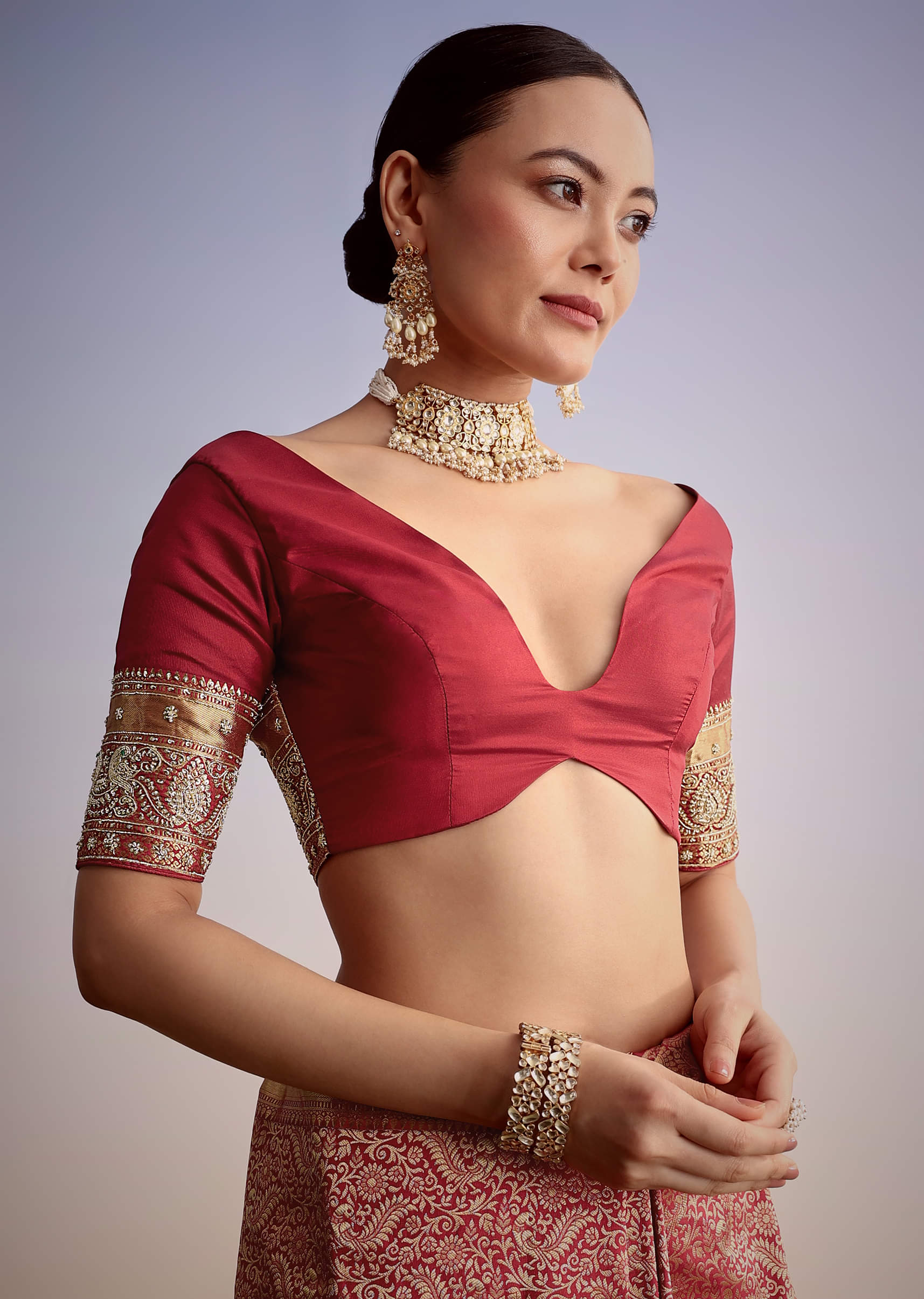maroon-jacquard-silk-saree-with-heavy-embroidered-border-and-pallu-sg318011-8_4516e39a-3e7b-400e-83a4-a6e7aa80e502.jpg