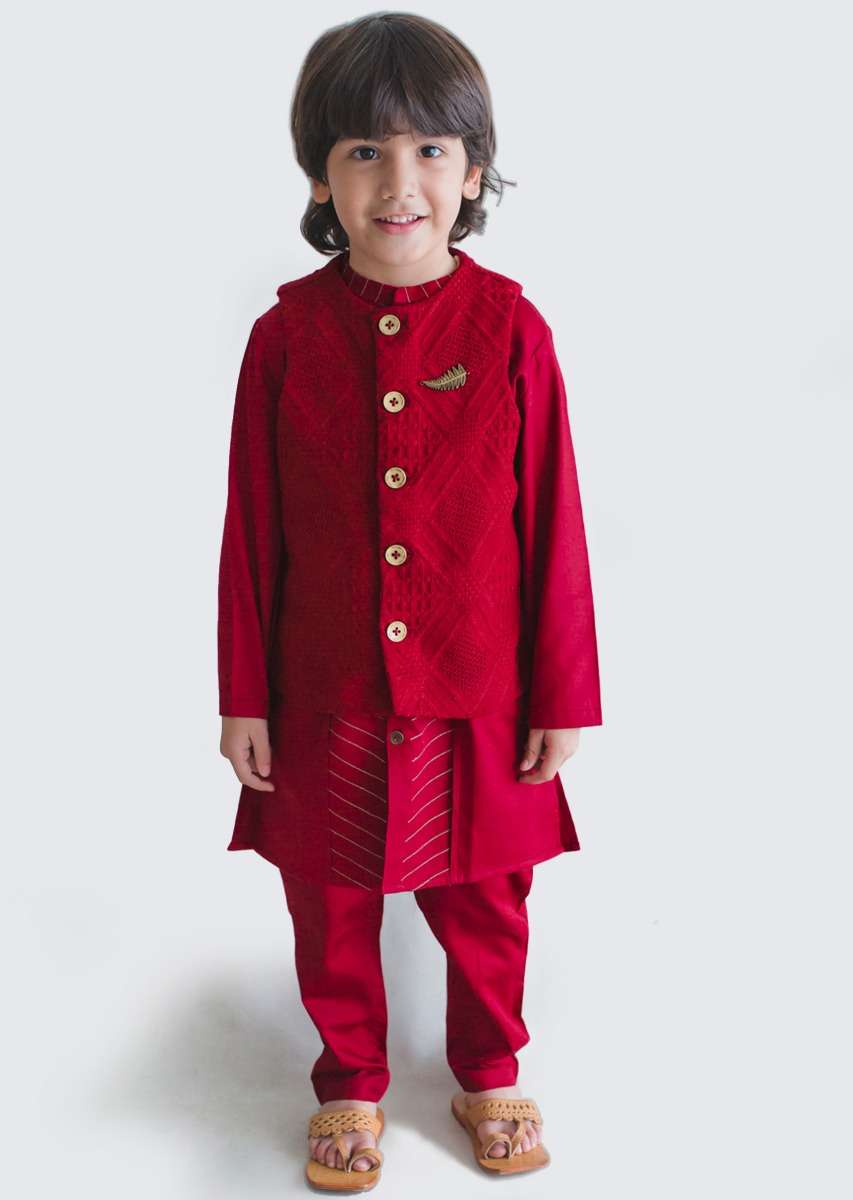 maroon-monotone-kurta-set-with-zari-embroidery-and-jacquard-bundi-by-tiber-taber-sg45414_5_69ace78e-6b48-4cd3-a15f-656acc85d774.jpg