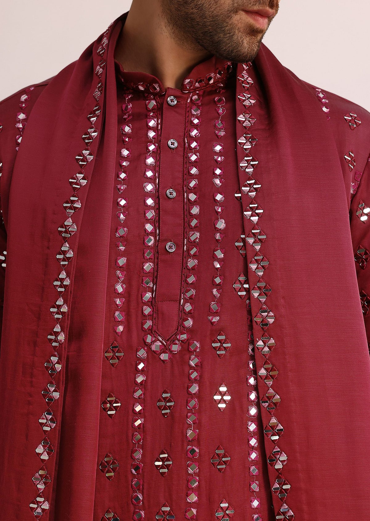 maroon_silk_blend_mirror_work_kurta_set-sg246560_8_4edf2943-fe67-43f3-b1fb-96fd5e1aeac4.jpg