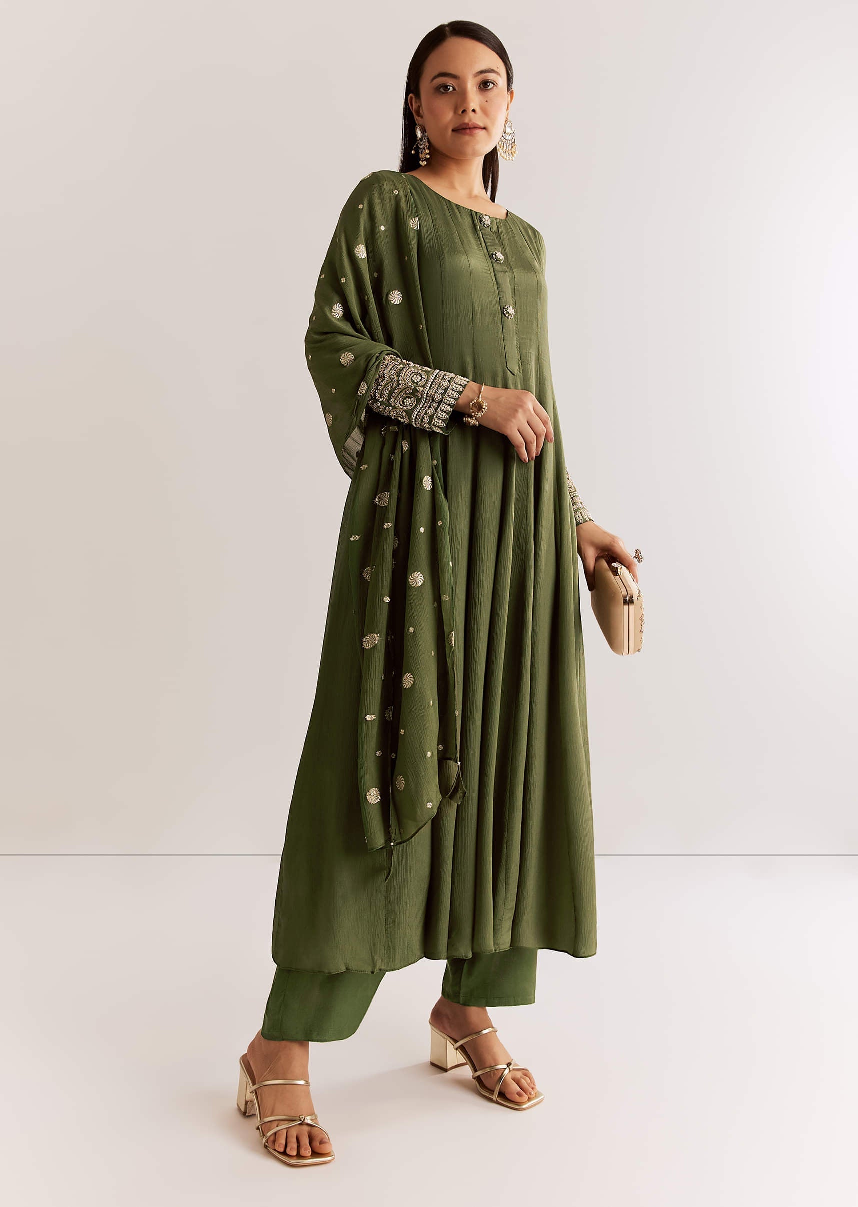 mehendi-green-chinon-kurta-set-with-zardosi-and-butti-work-sg312072-4_b8e565bb-5930-41c5-a7ee-f4c84d728f08.jpg