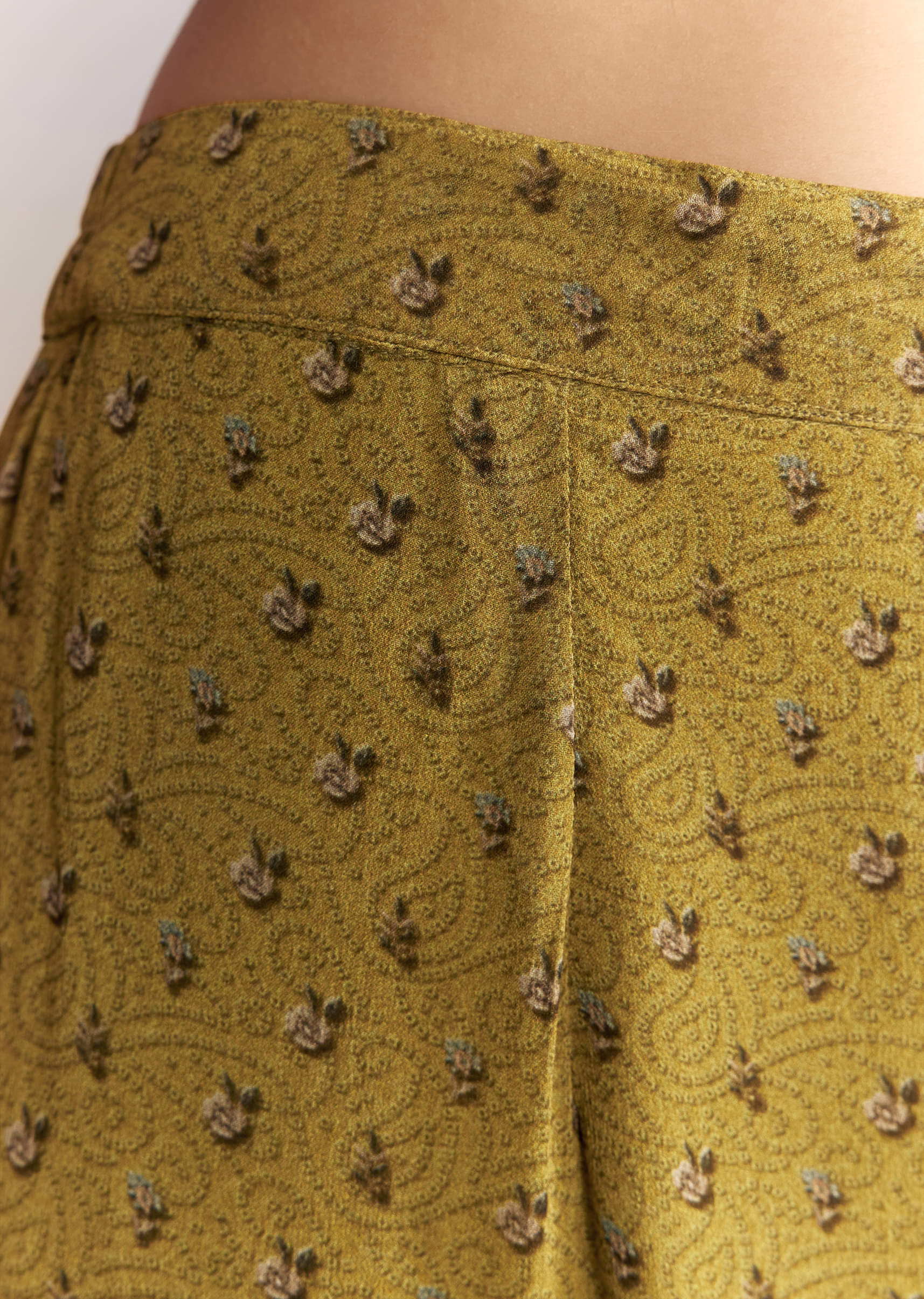 mehendi-green-crepe-sharara-suit-with-indie-print-and-stone-work-sg326713-6.jpg