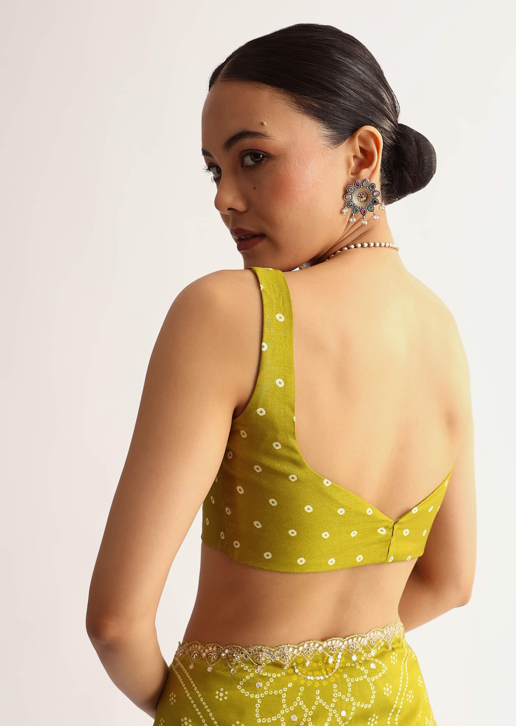mehendi-green-patola-printed-georgette-saree-with-scallop-border-sg316228-8_bfc08365-85e8-46ef-8ac6-324f22bf0cbb.jpg