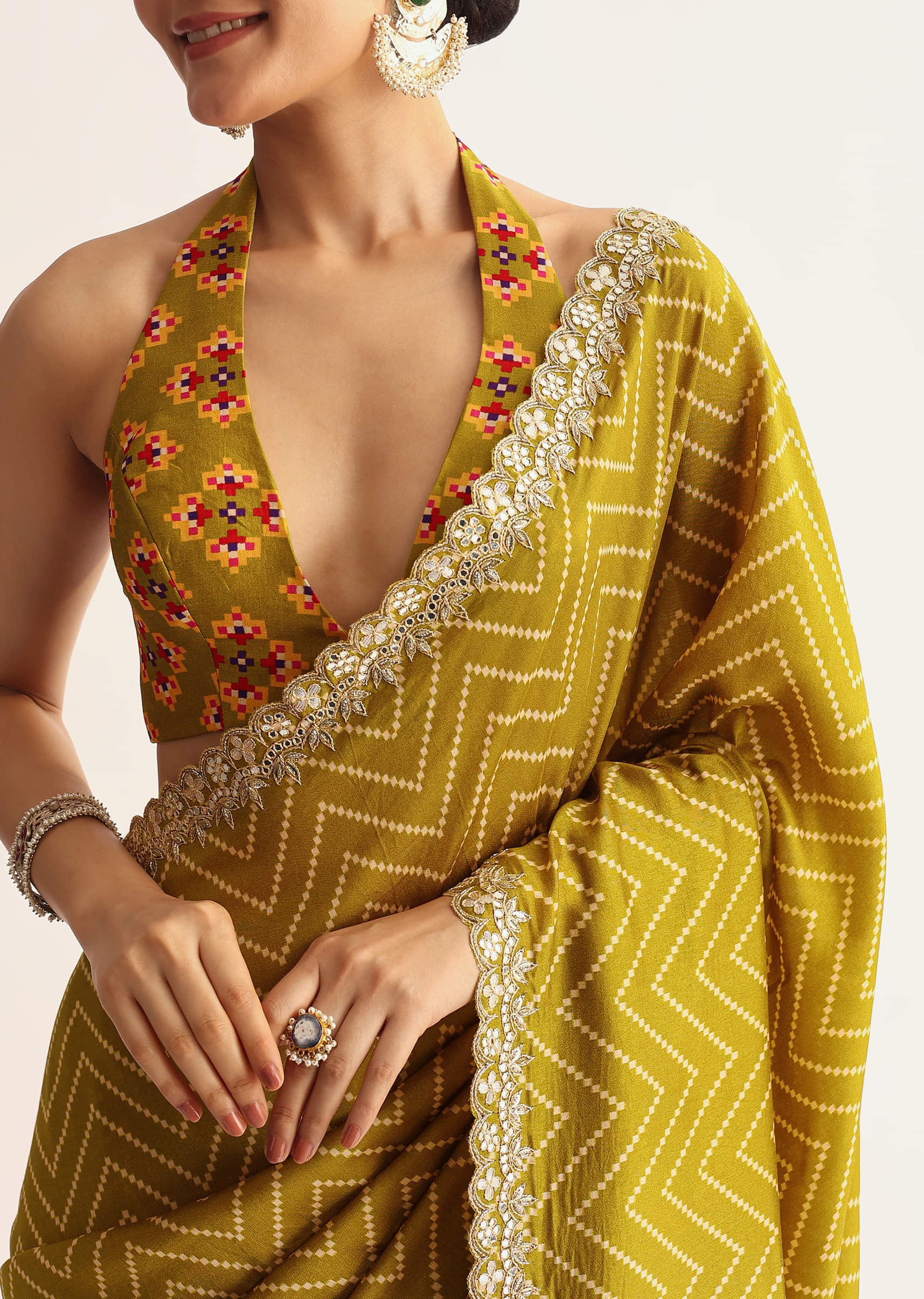 mehendi-green-patola-printed-satin-saree-with-scallop-embroidered-border-sg316231-2_7f007342-2f98-4a18-a626-8ccf3985708e.jpg