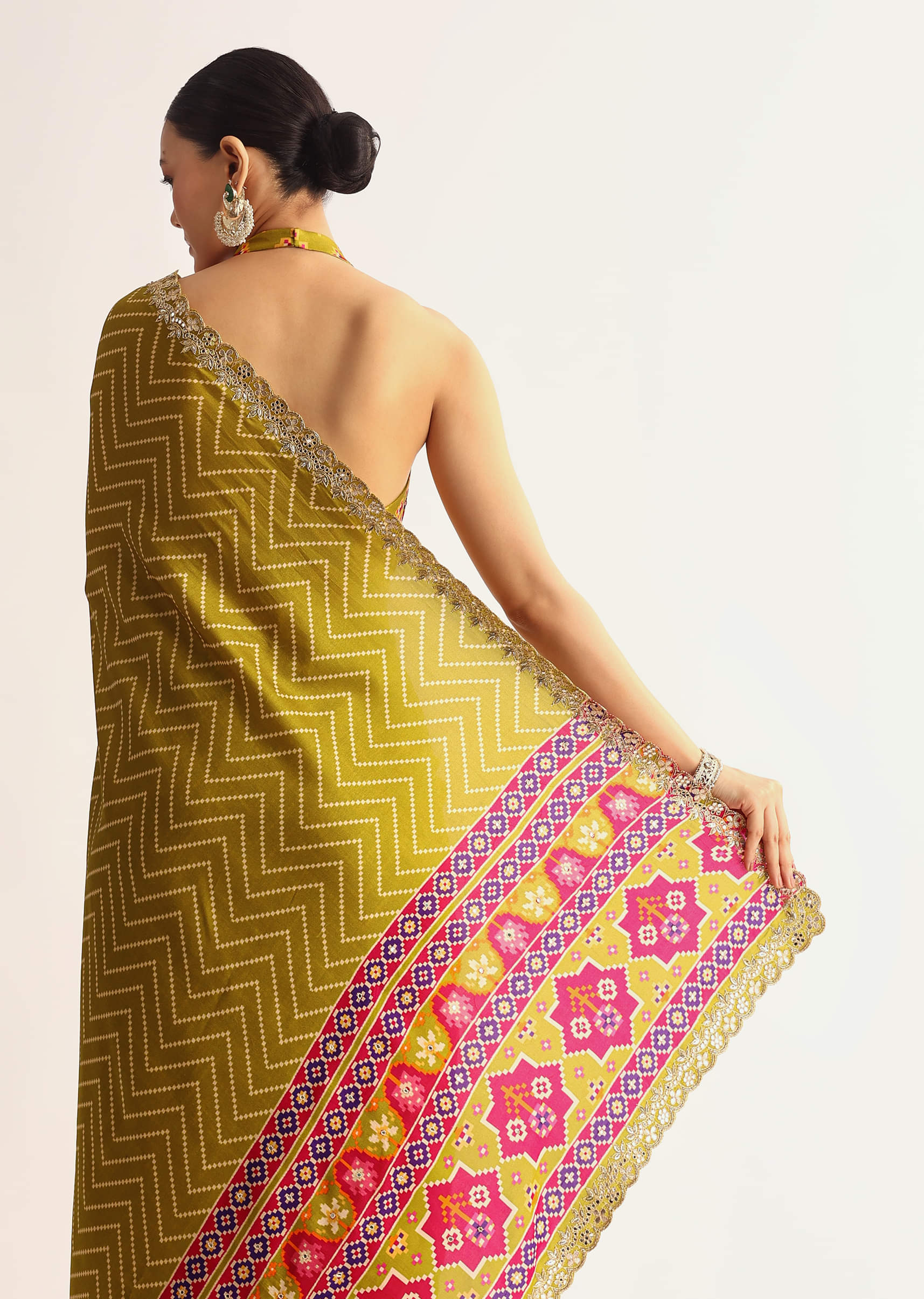 mehendi-green-patola-printed-satin-saree-with-scallop-embroidered-border-sg316231-4_8e4c0ddd-c405-467e-bf13-9da5e6fed018.jpg
