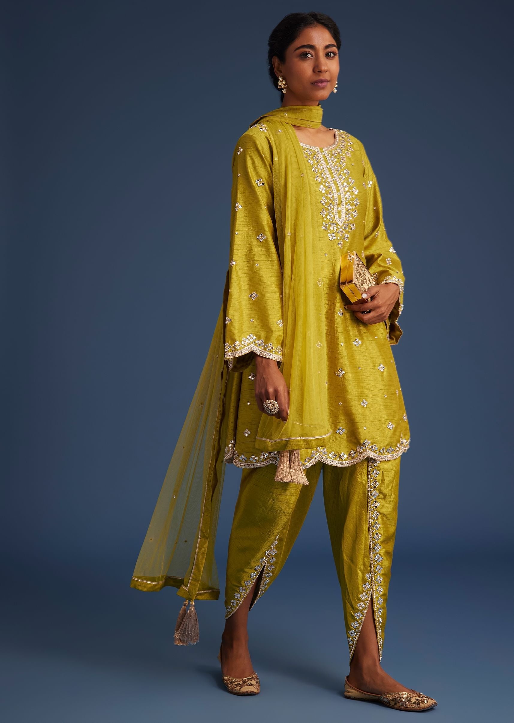 mehendi-green-silk-embroidered-kurta-dhoti-set-sg295241-3_8f10becc-438e-4bfb-9c29-3f55abac91c5.jpg