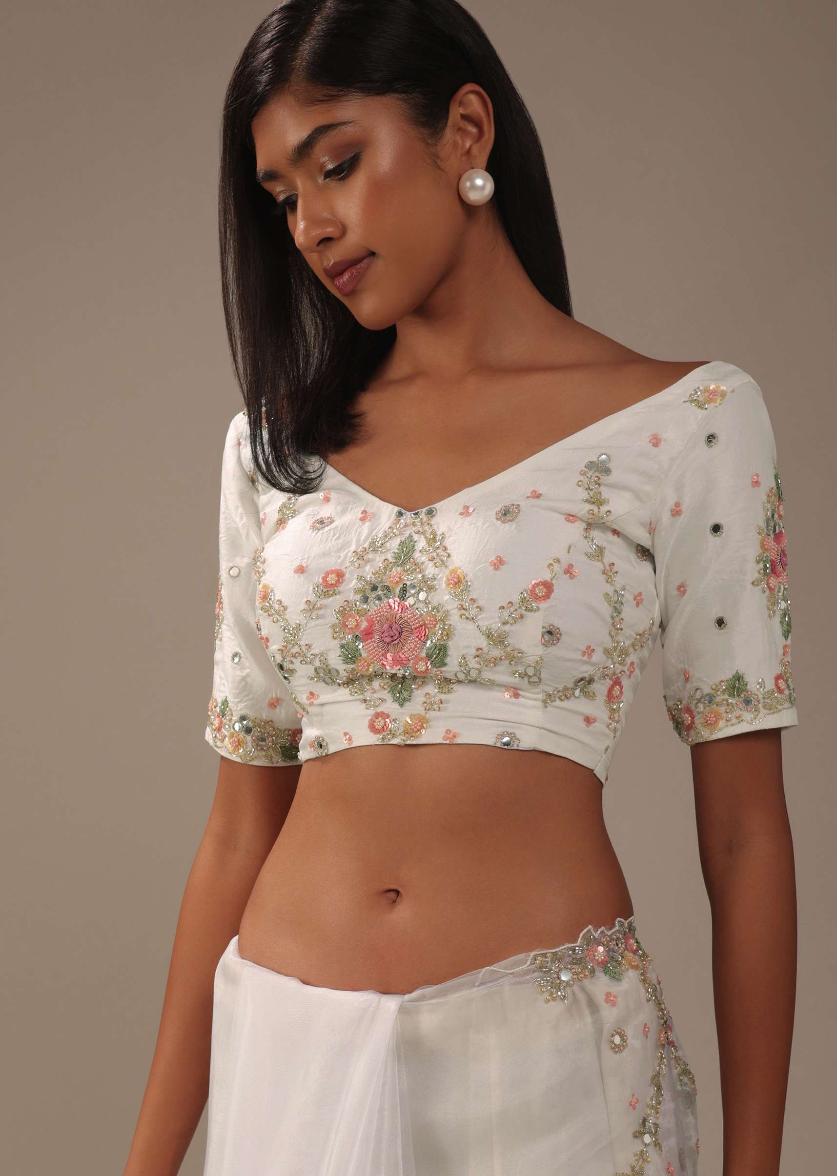 milky_white_3d_embroidered-sg99550_3_b7ba6fb6-3d0c-4167-a117-abdb403f8006.jpg