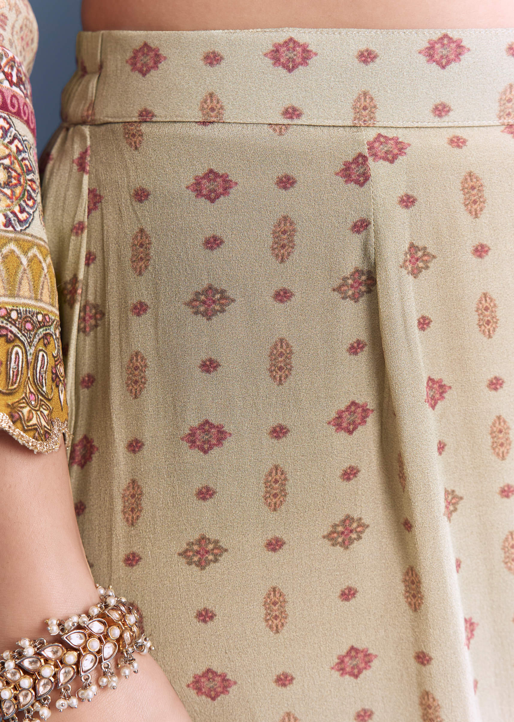 mint-green-crepe-kurta-set-with-paisley-and-floral-print-sg345159-6.jpg