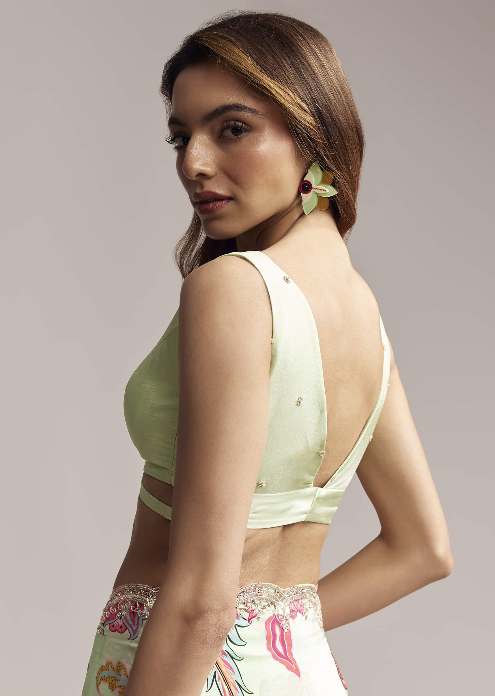 mint-green-crepe-saree-with-embroidered-scallop-border-sg328003-8.jpg