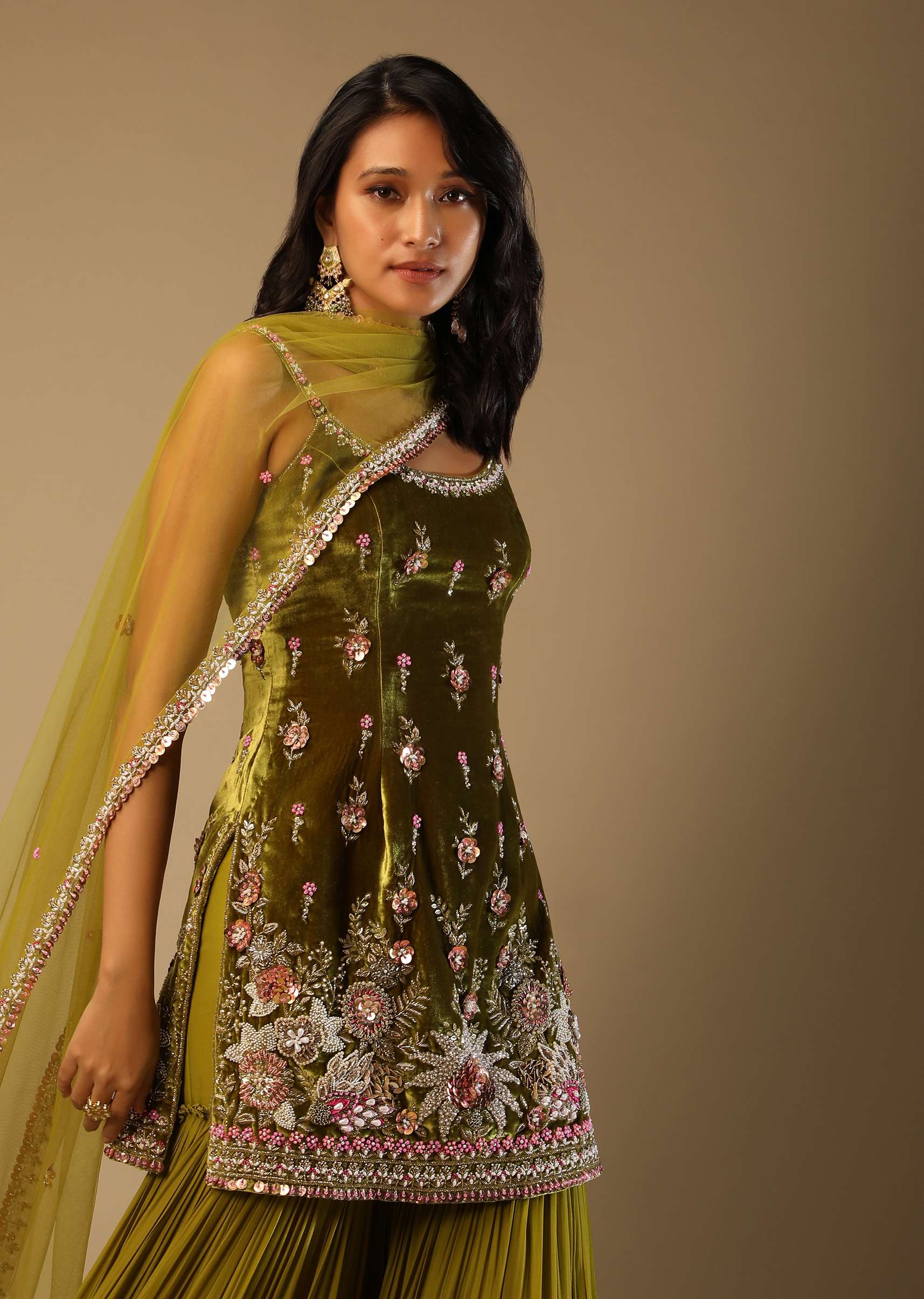 moss_green_sharara_suit_in_velvet-sg81212_4_3153b55d-4315-46d1-8311-a176b6ab2b76.jpg