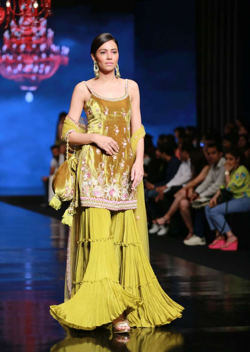 moss_green_sharara_suit_in_velvet_with_multi_colored_hand-k025asmbsy-sg21212_f1563e91-413b-4c99-a9bc-3c53881c6e3d.jpg