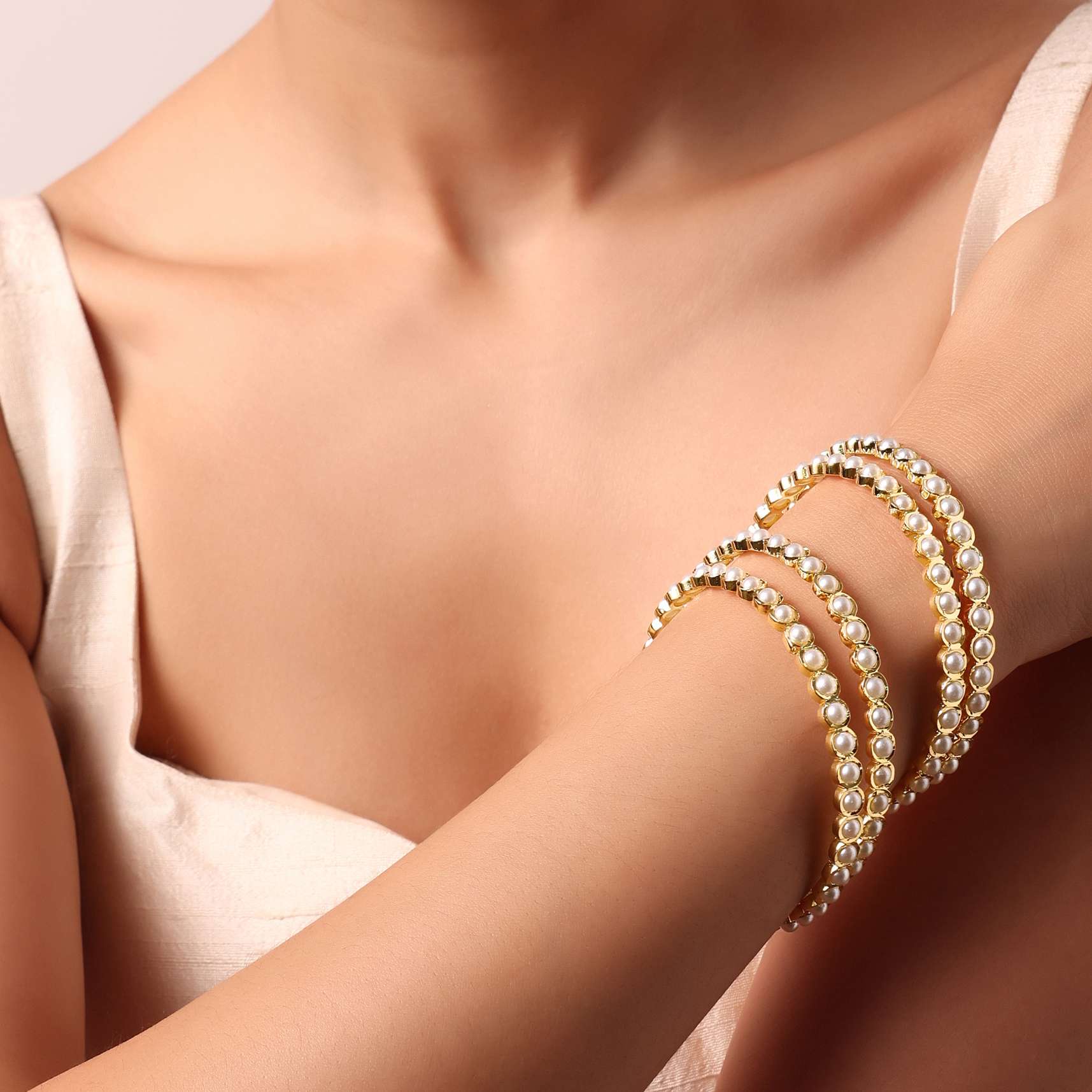 multi_tone_bangle_with_kundan_set_of_4-sg213273_3_5afe8c9e-35f1-4ed8-9001-41e886f13114.jpg