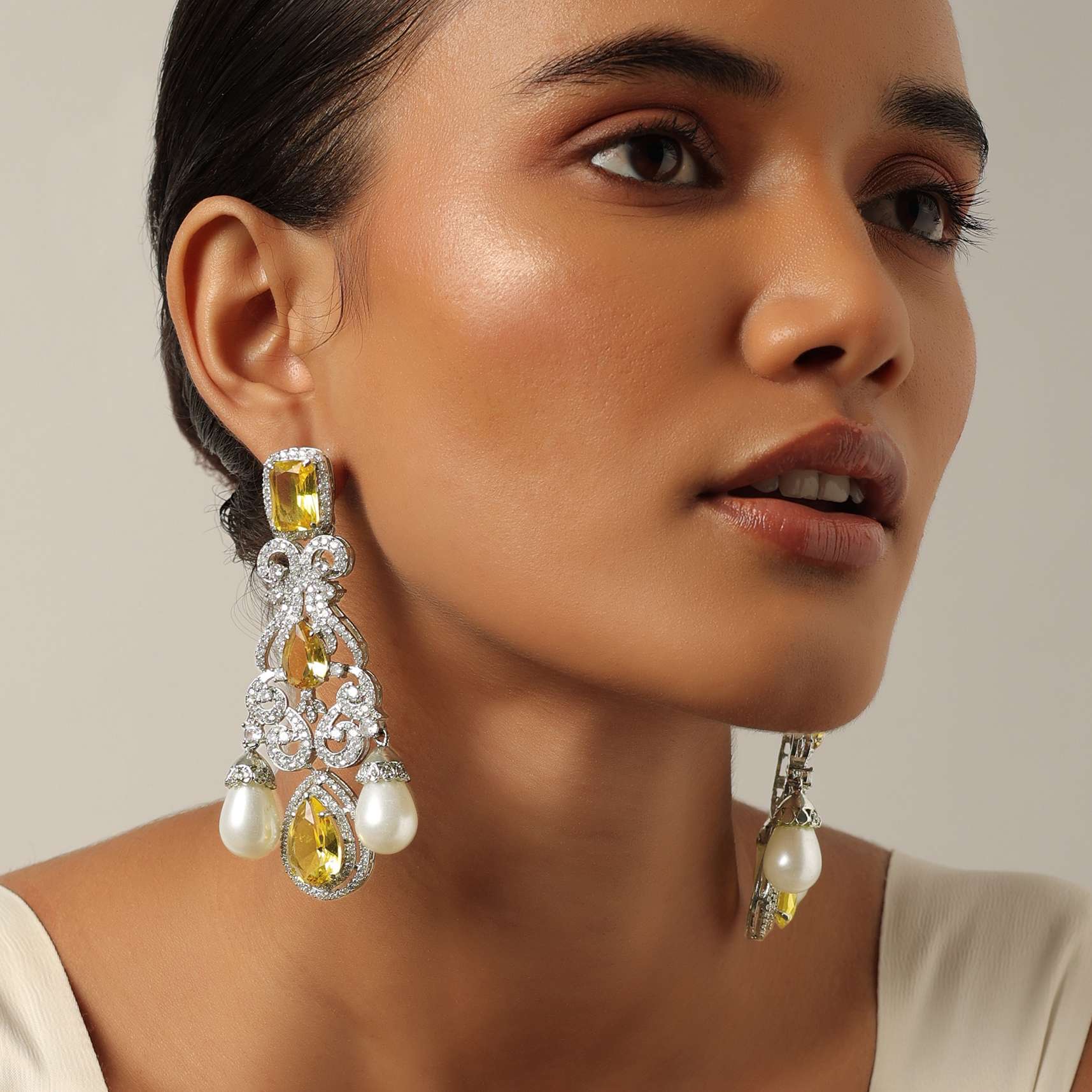 multicolor_earrings_with_champagne_stones-sg181111_1_79641d07-9c96-4503-a78b-f9ad43152207.jpg