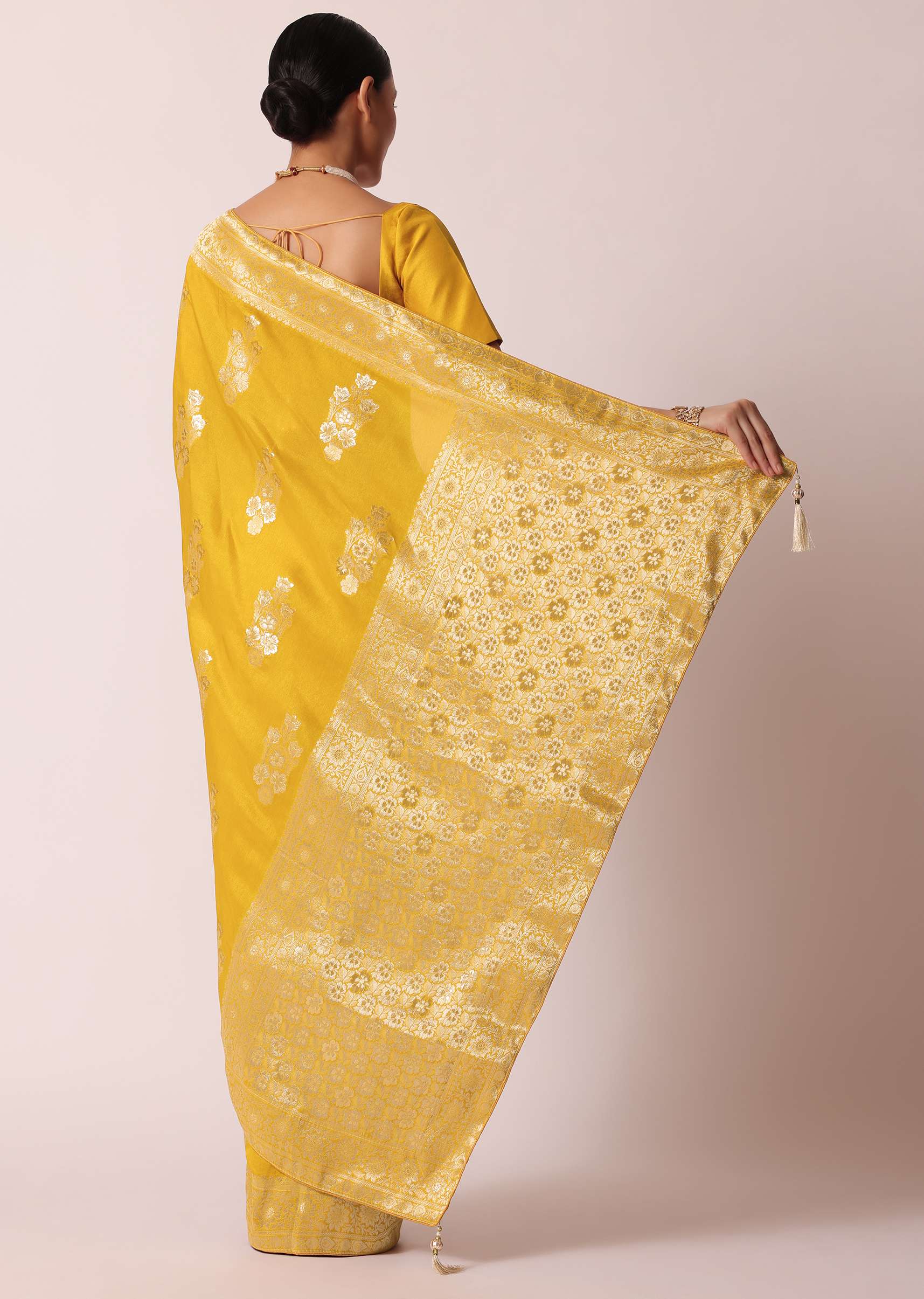 mustard_yellow_banarasi_silk_saree_with_zari-sg182400_3_718f7b74-4c65-43a5-bcda-538b120b1d1e.jpg
